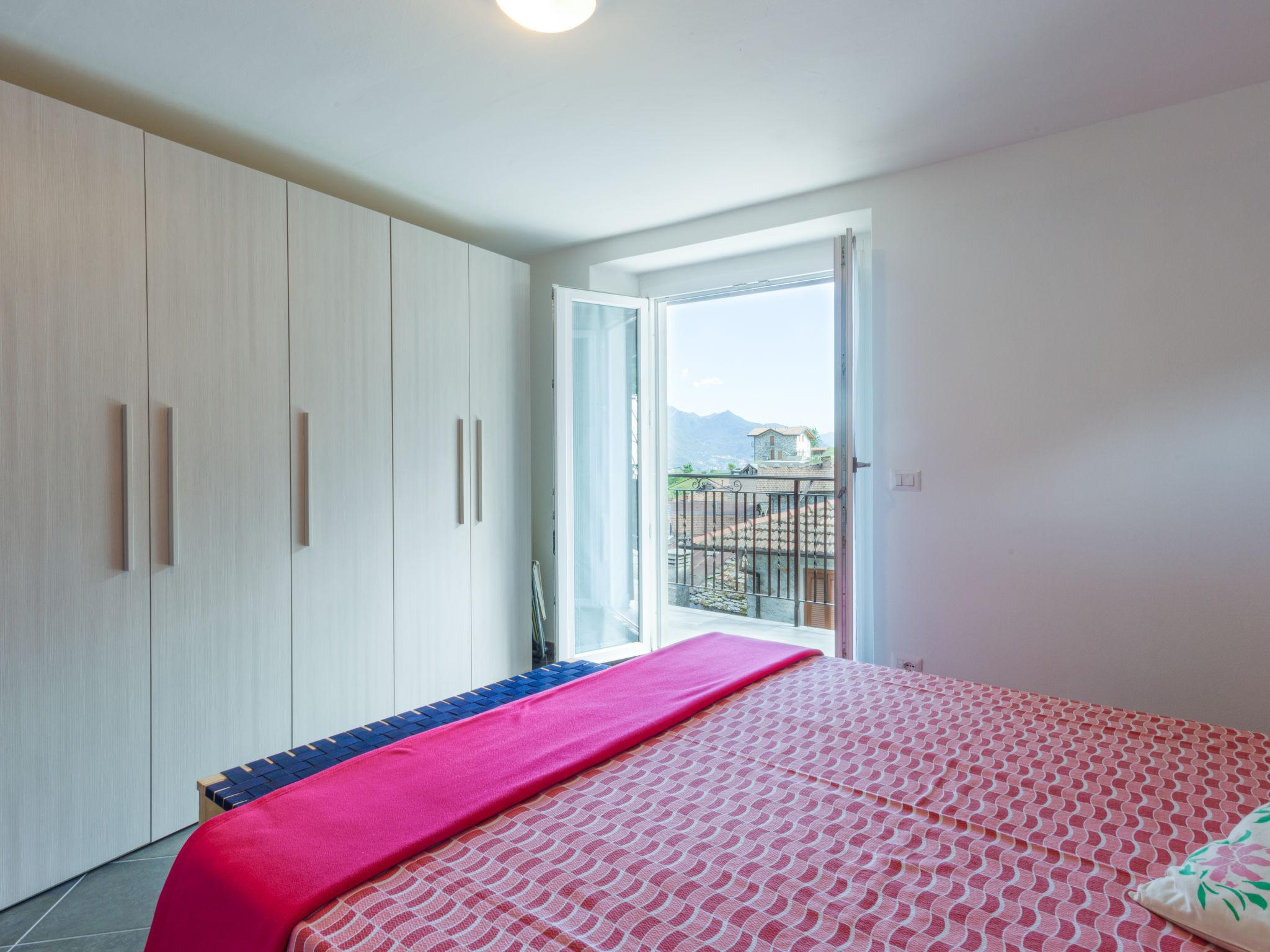 Foto 10 - Apartment mit 2 Schlafzimmern in Gravedona ed Uniti mit terrasse und blick auf die berge