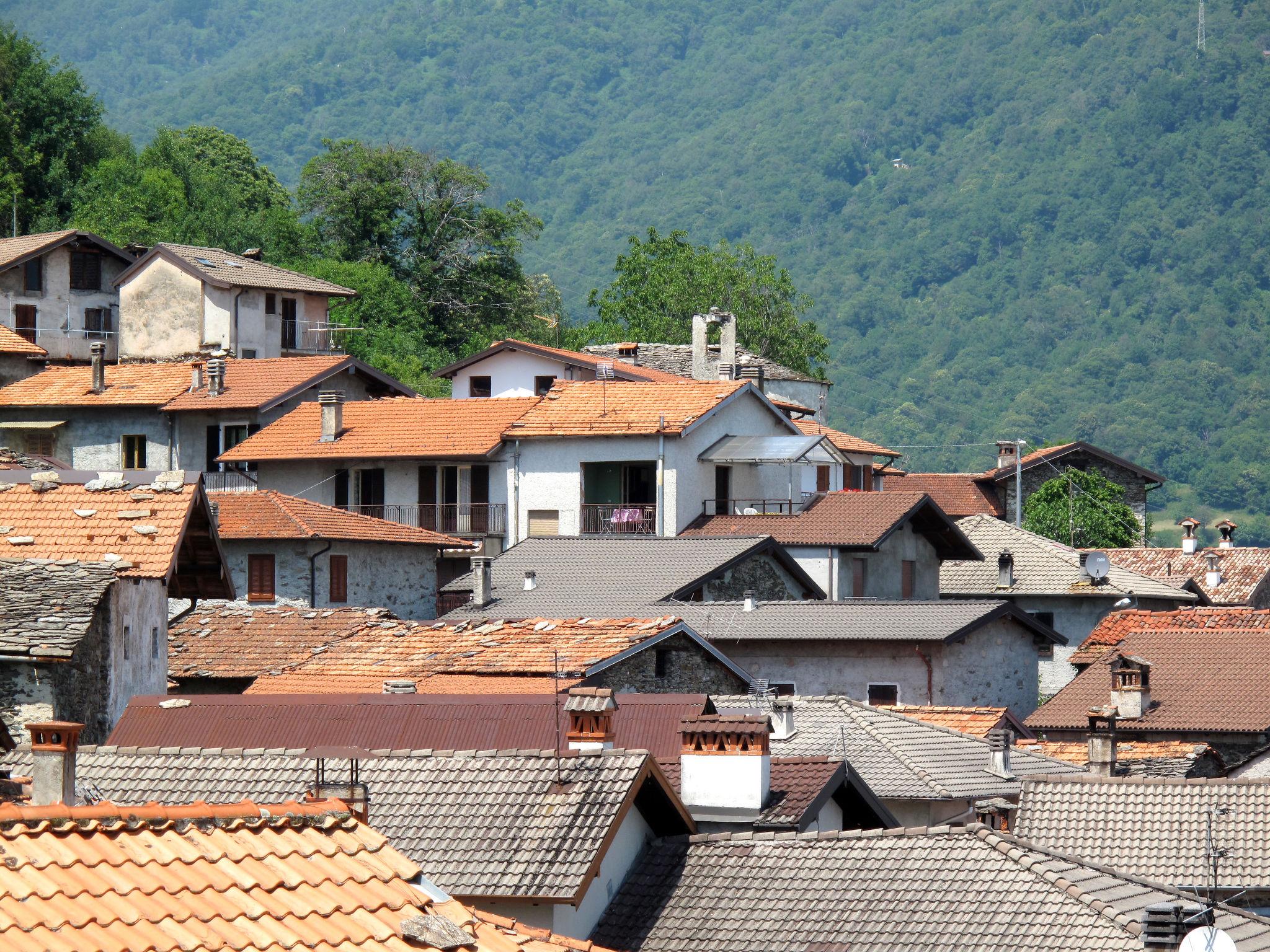 Foto 18 - Apartment mit 2 Schlafzimmern in Gravedona ed Uniti mit terrasse und blick auf die berge