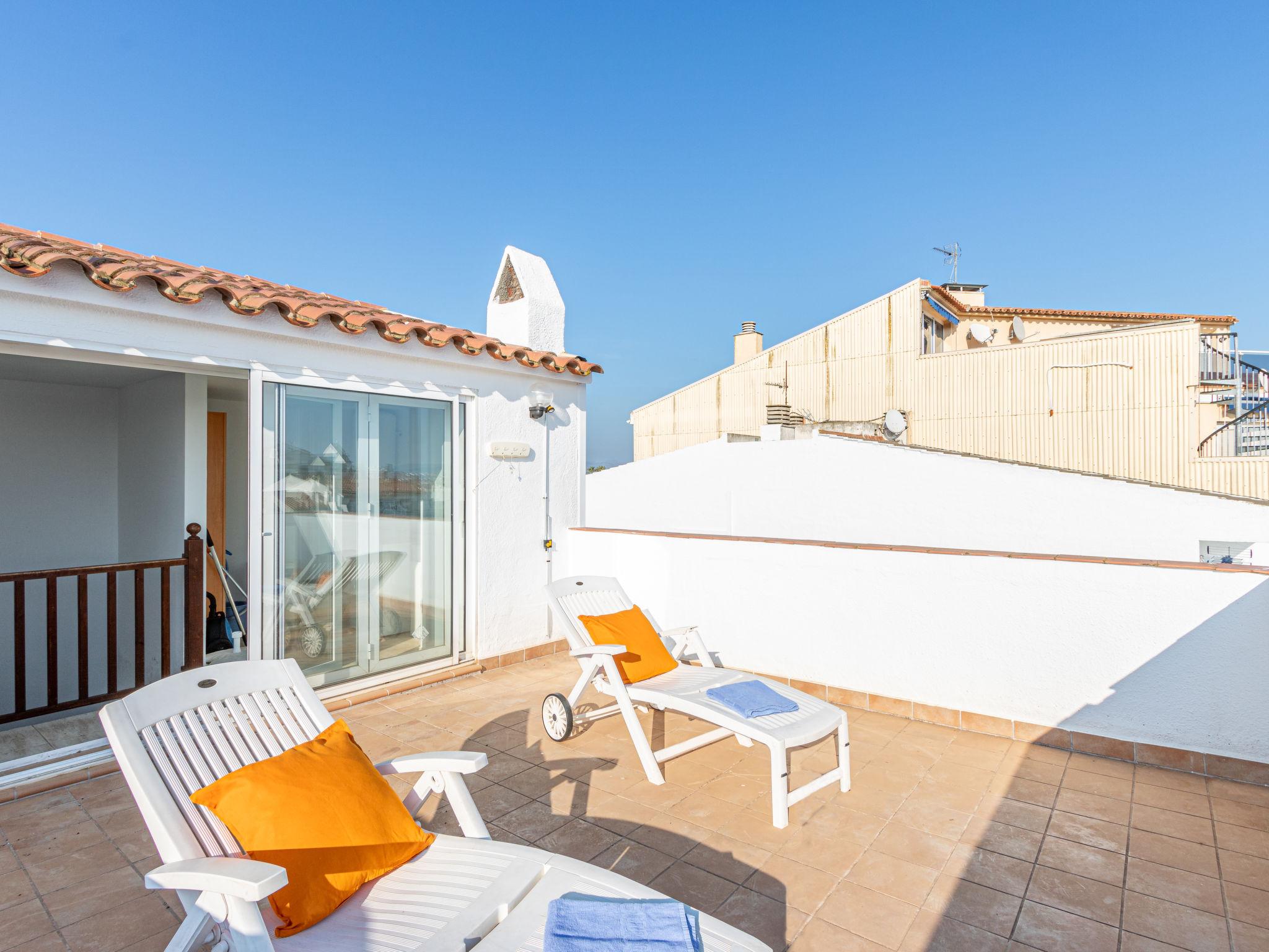 Foto 13 - Apartment mit 2 Schlafzimmern in Castelló d'Empúries mit terrasse und blick aufs meer