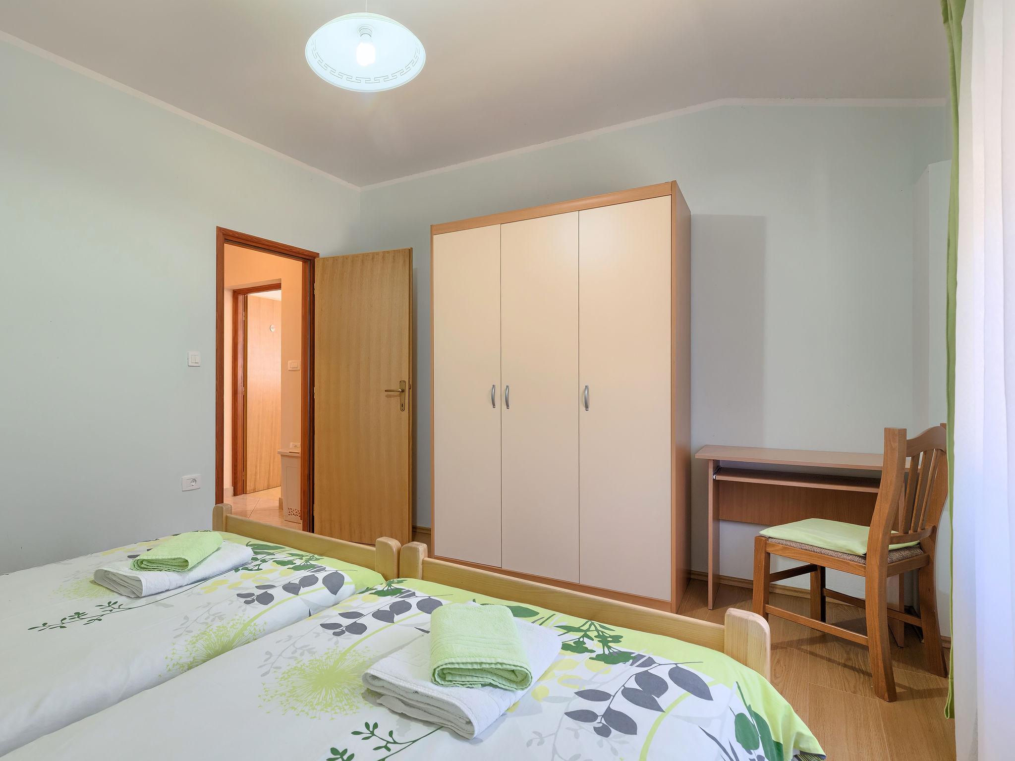 Foto 30 - Casa con 3 camere da letto a Pazin con piscina privata e vista mare