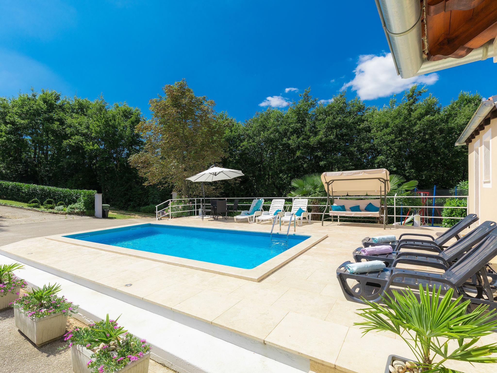 Photo 2 - Maison de 3 chambres à Pazin avec piscine privée et vues à la mer