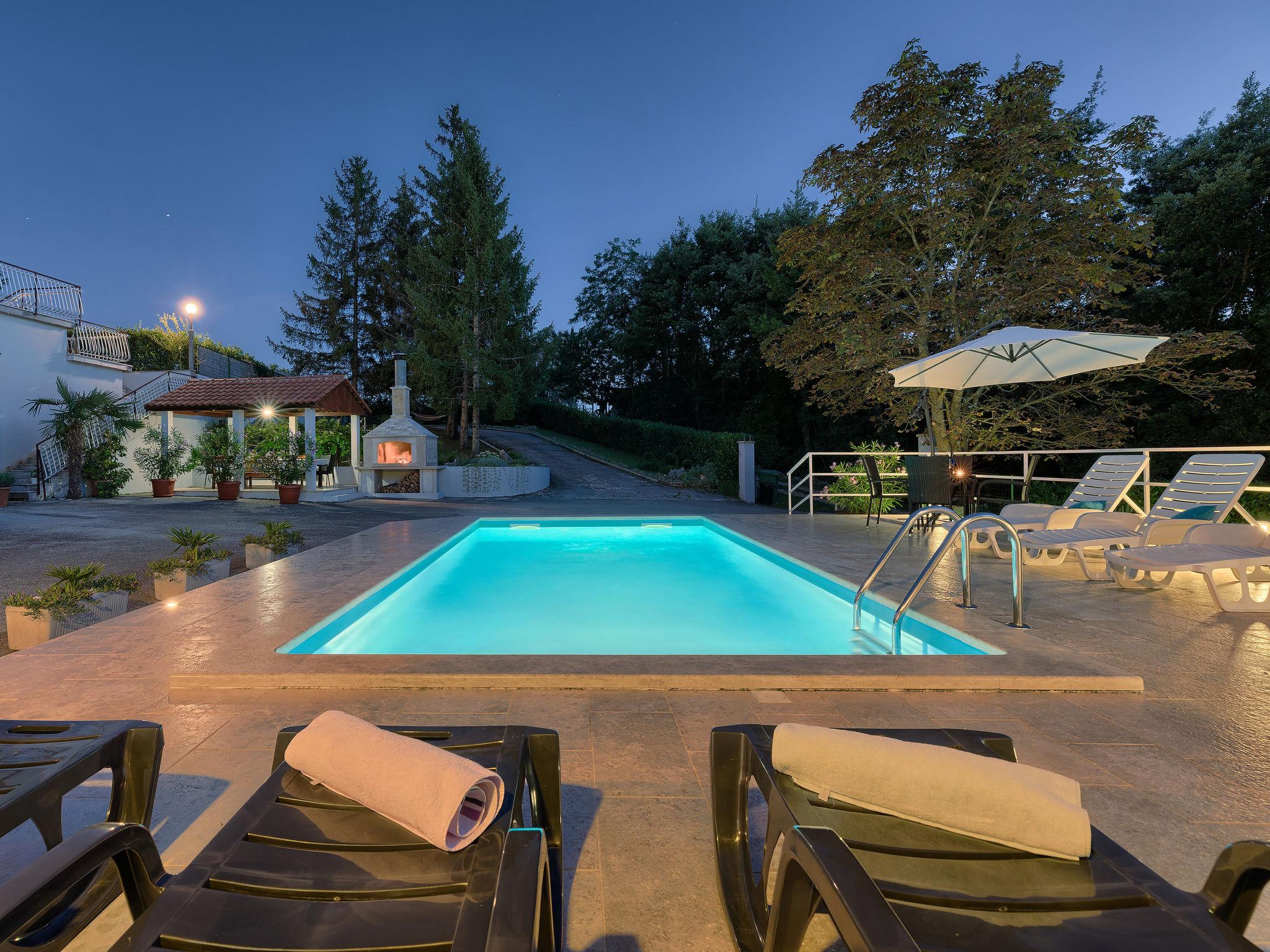 Photo 44 - Maison de 3 chambres à Pazin avec piscine privée et vues à la mer