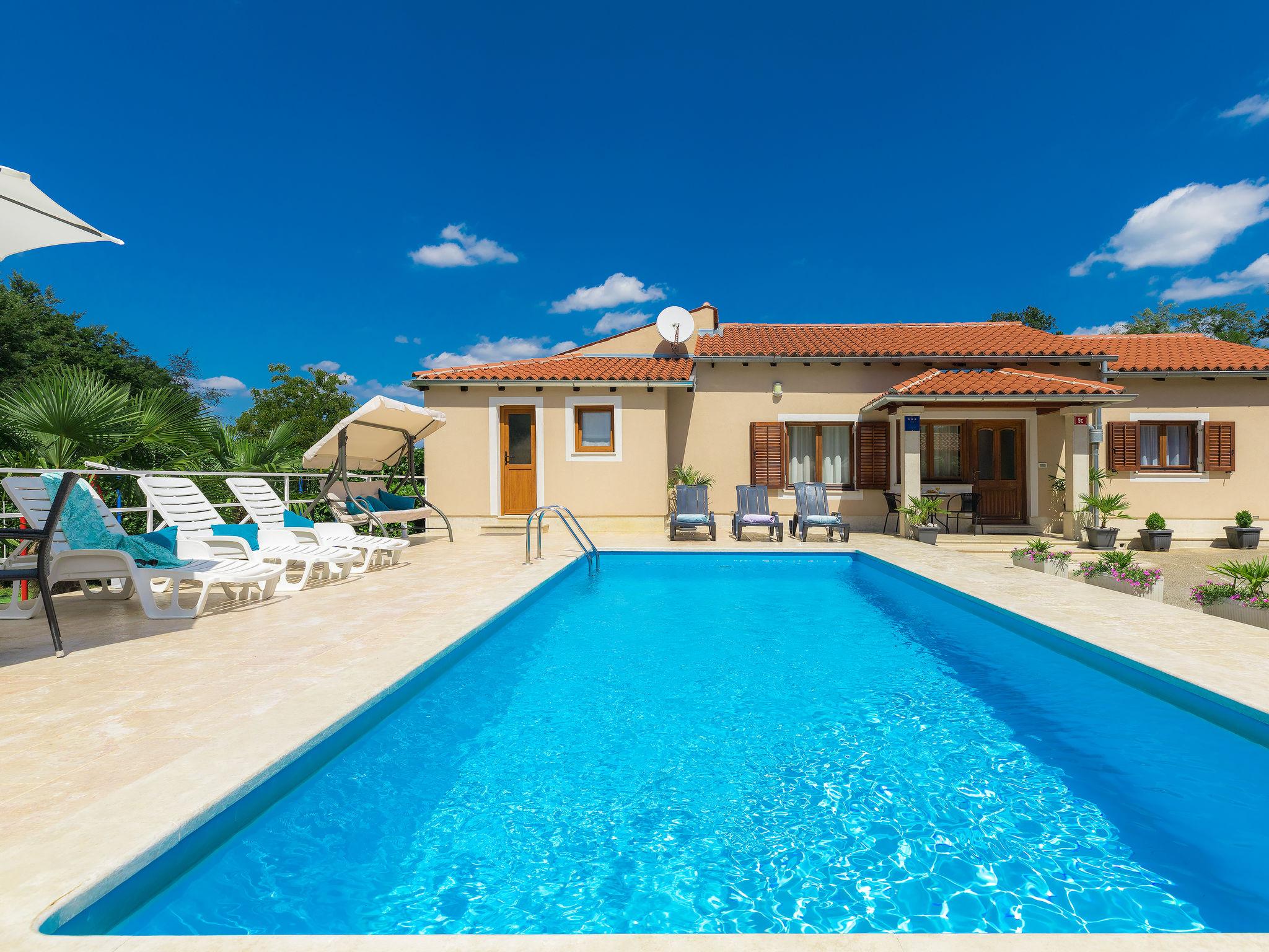 Photo 8 - Maison de 3 chambres à Pazin avec piscine privée et jardin