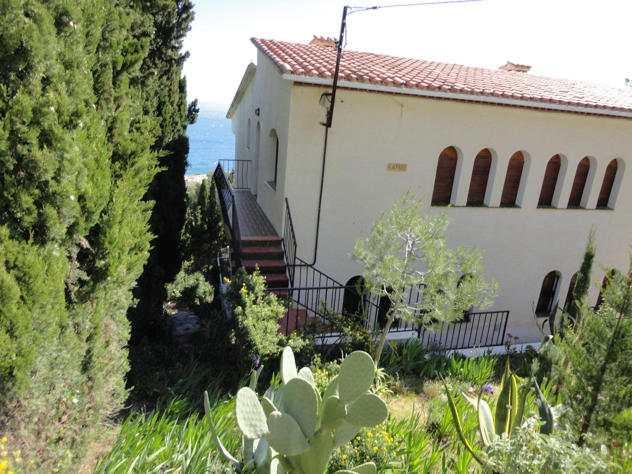 Photo 15 - 2 bedroom Apartment in Llançà with garden and terrace