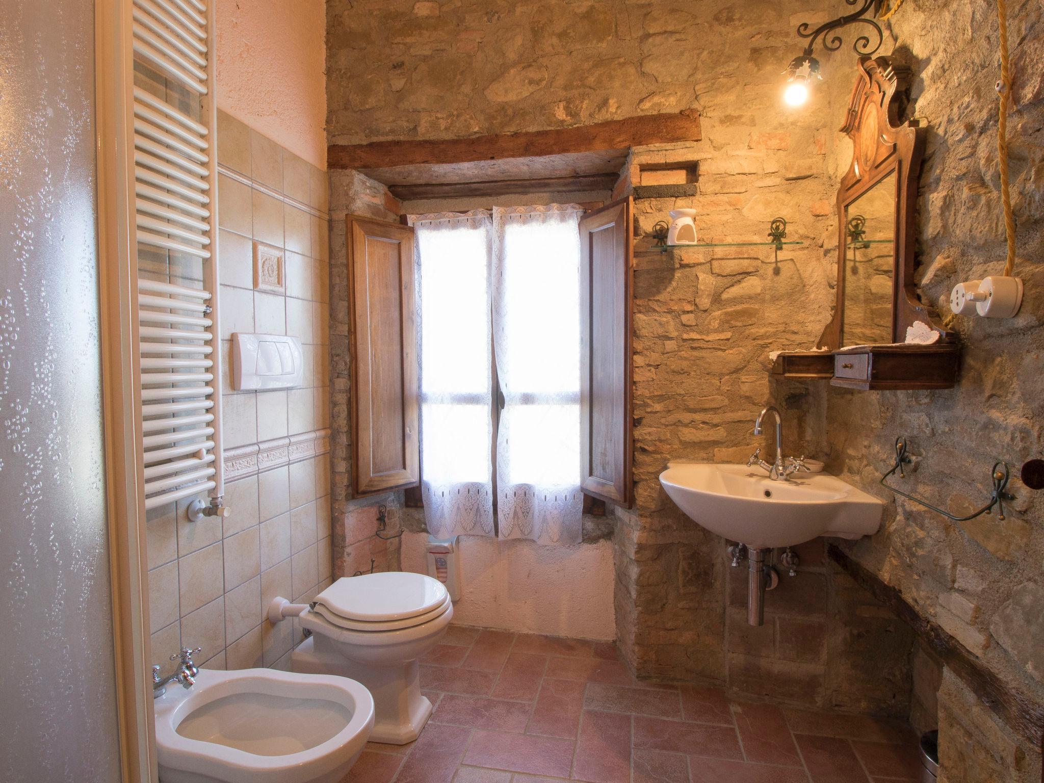 Photo 31 - 6 bedroom House in Gubbio with private pool and garden