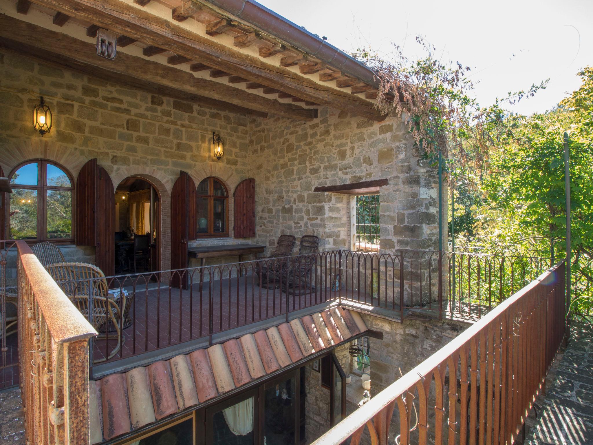 Foto 41 - Casa con 6 camere da letto a Gubbio con piscina privata e giardino