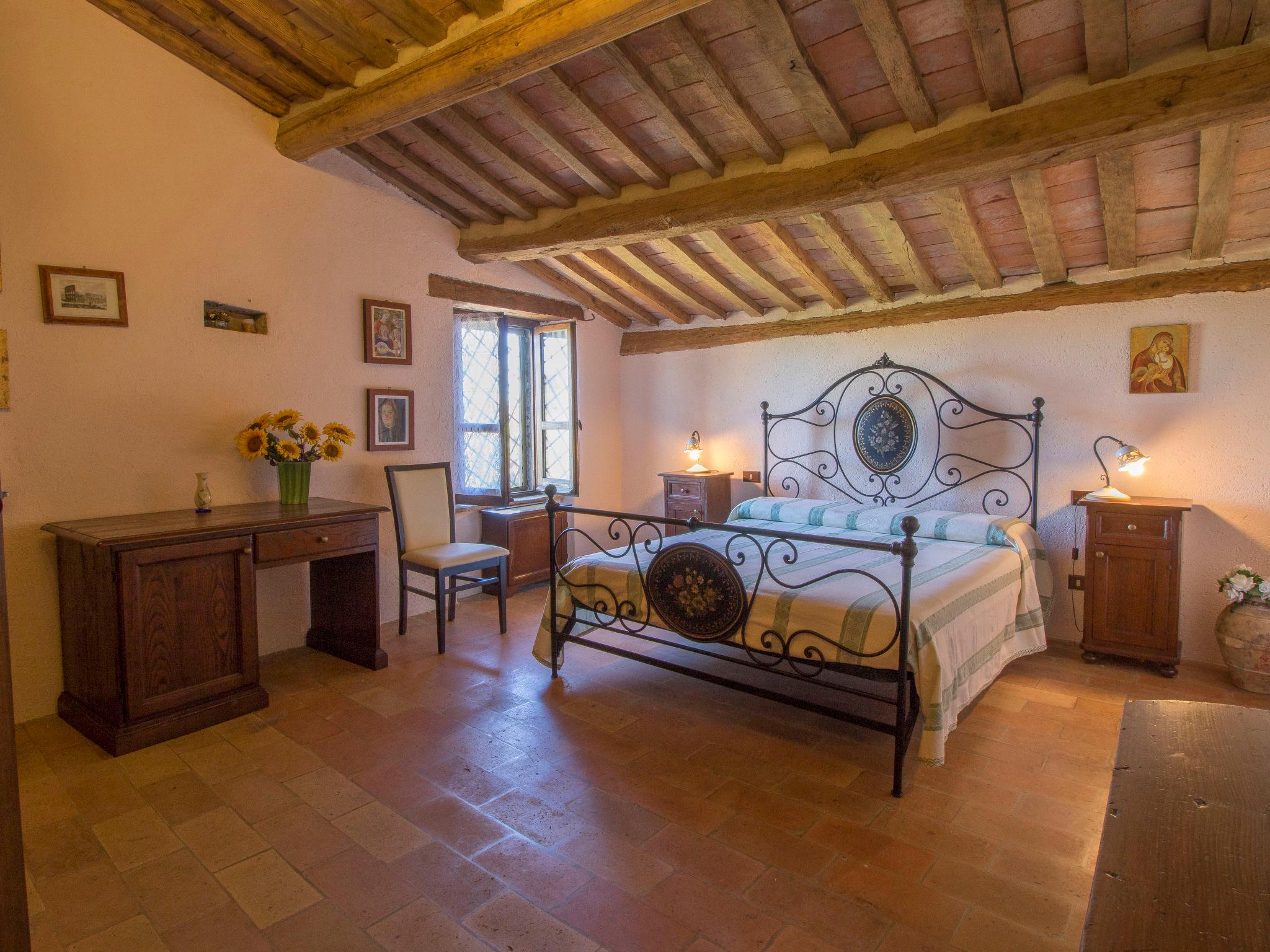Foto 20 - Haus mit 6 Schlafzimmern in Gubbio mit privater pool und garten