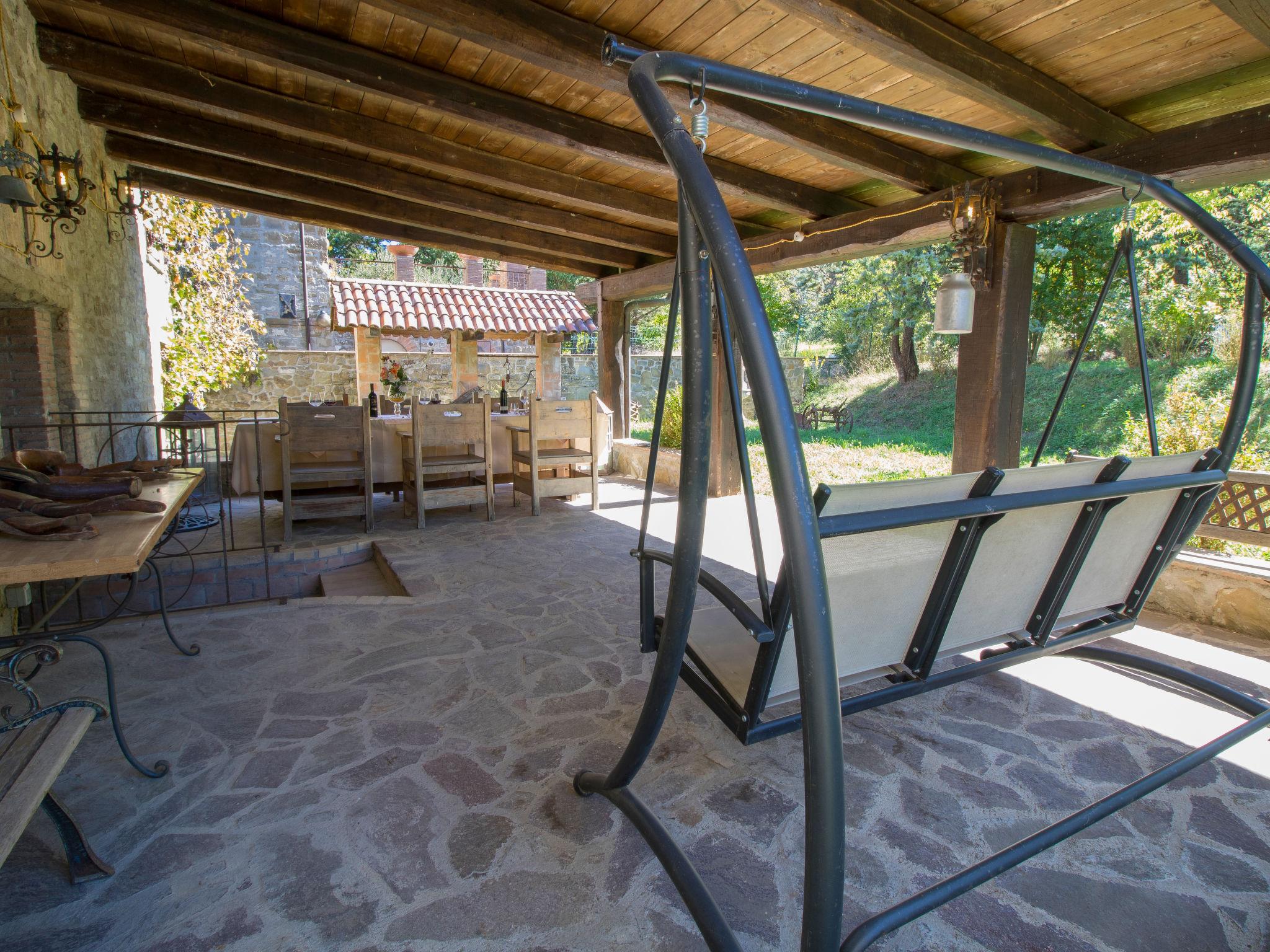 Foto 39 - Casa de 6 quartos em Gubbio com piscina privada e jardim