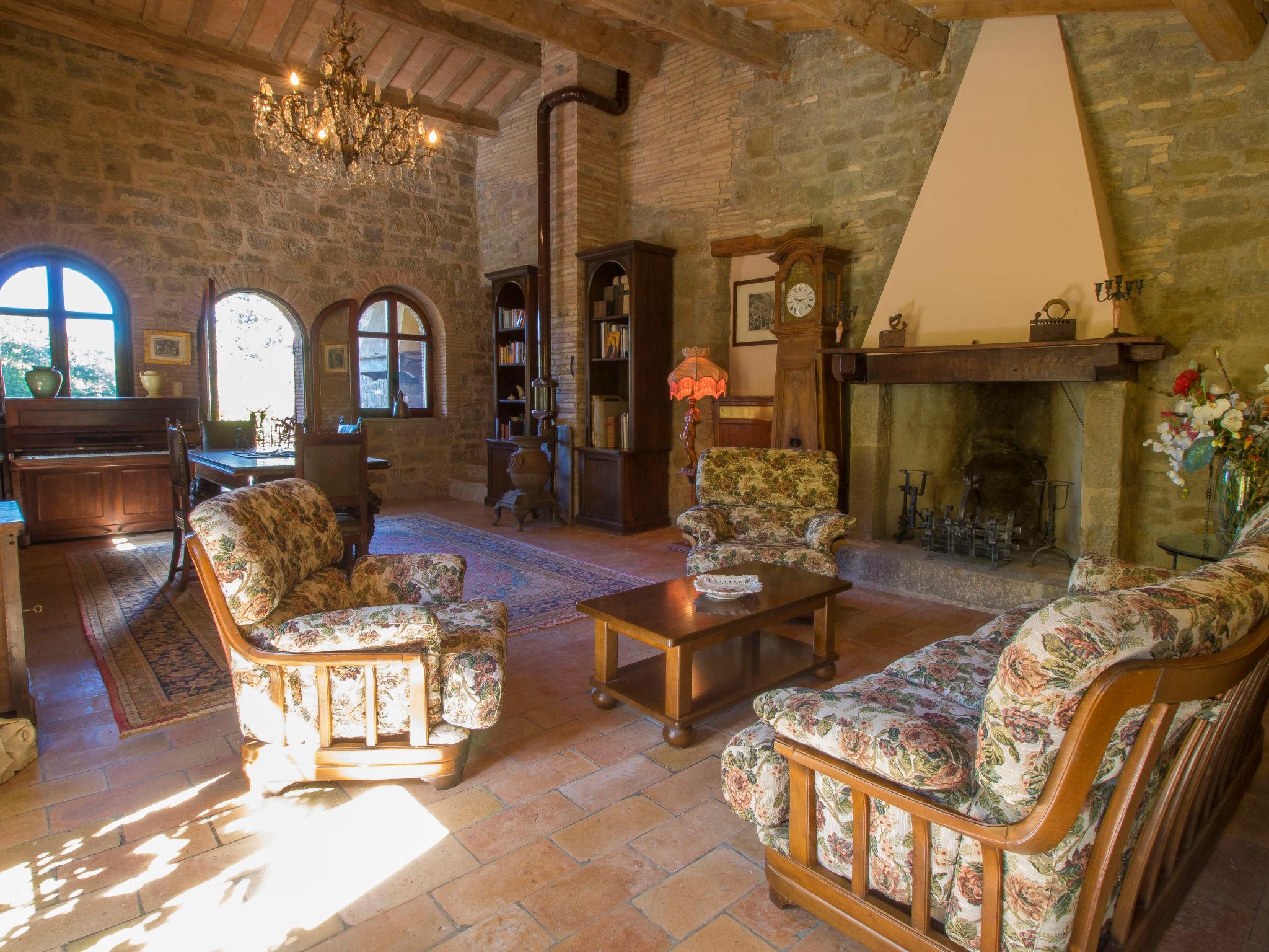 Photo 14 - Maison de 6 chambres à Gubbio avec piscine privée et jardin