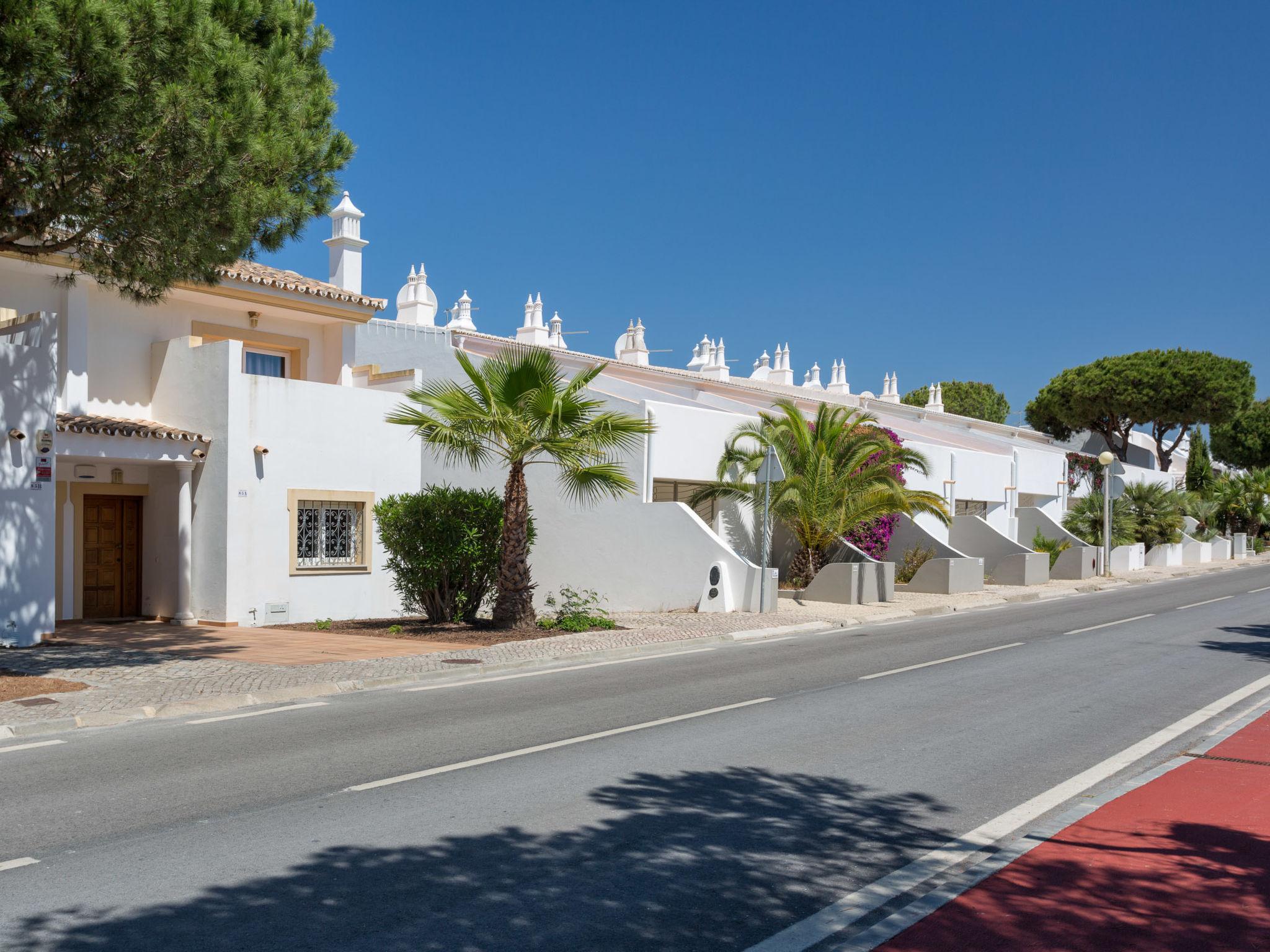 Foto 17 - Casa con 2 camere da letto a Loulé con piscina privata e giardino