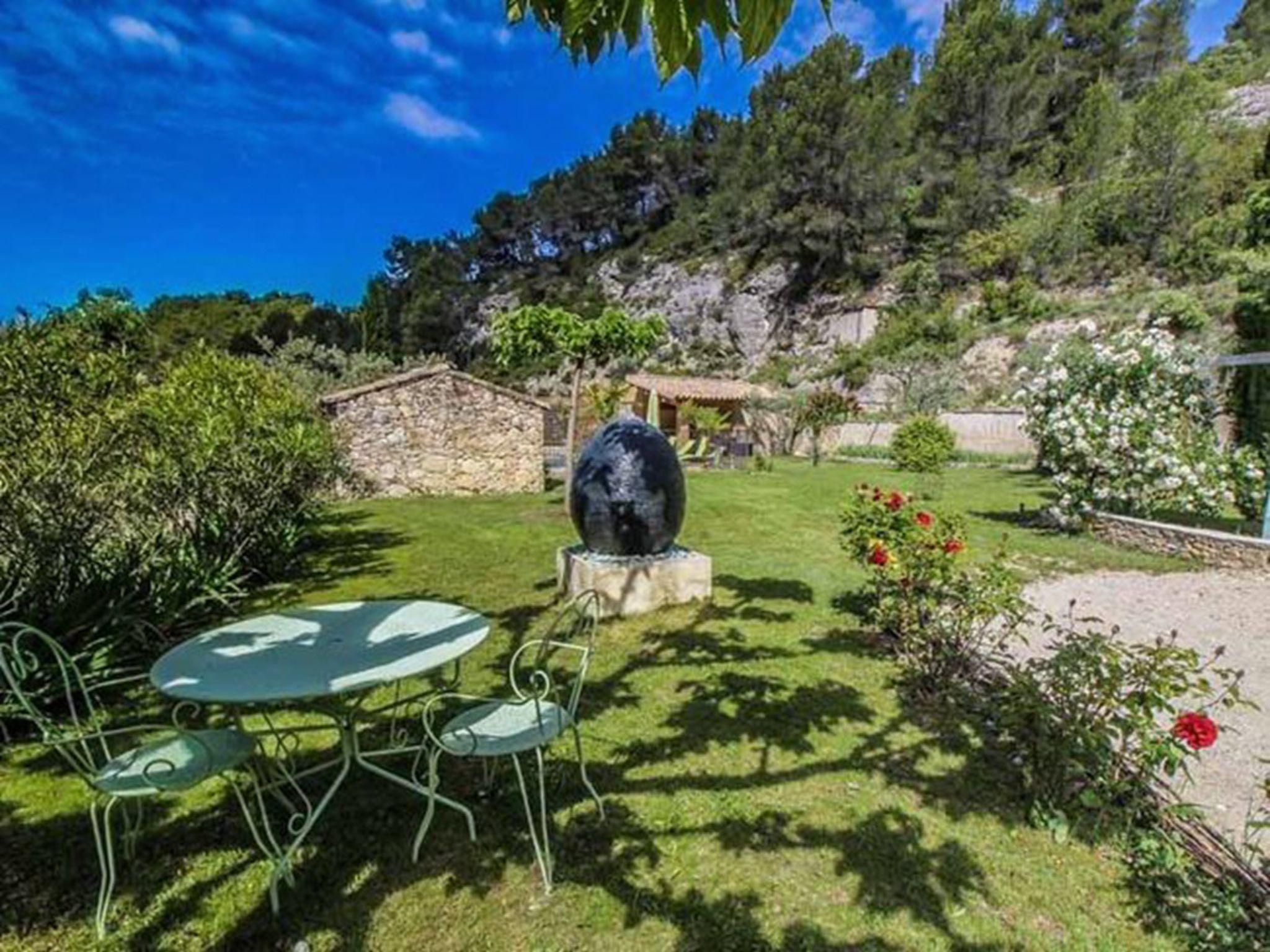 Foto 41 - Haus mit 4 Schlafzimmern in Le Barroux mit privater pool und garten