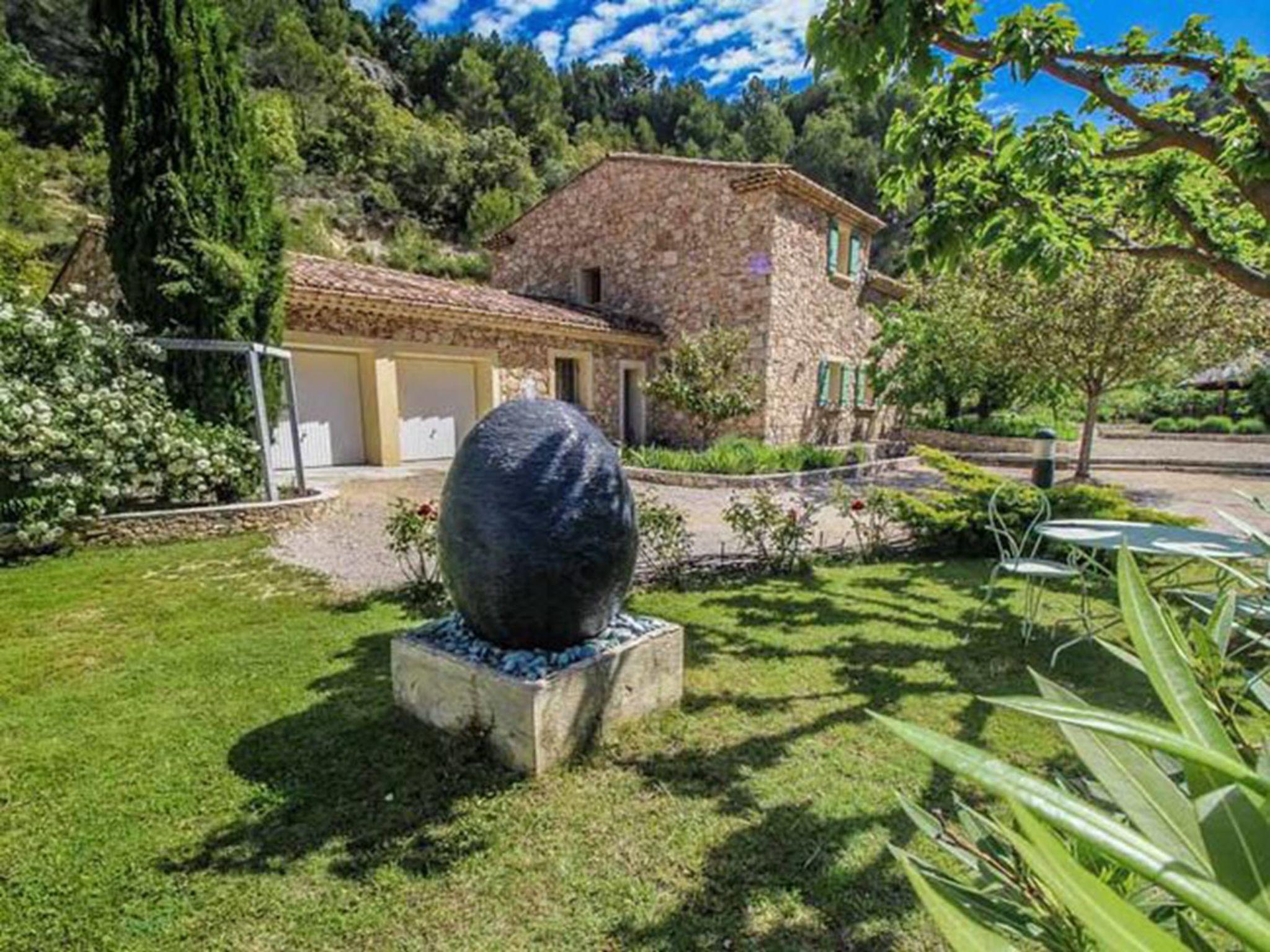 Foto 6 - Casa de 4 quartos em Le Barroux com piscina privada e jardim