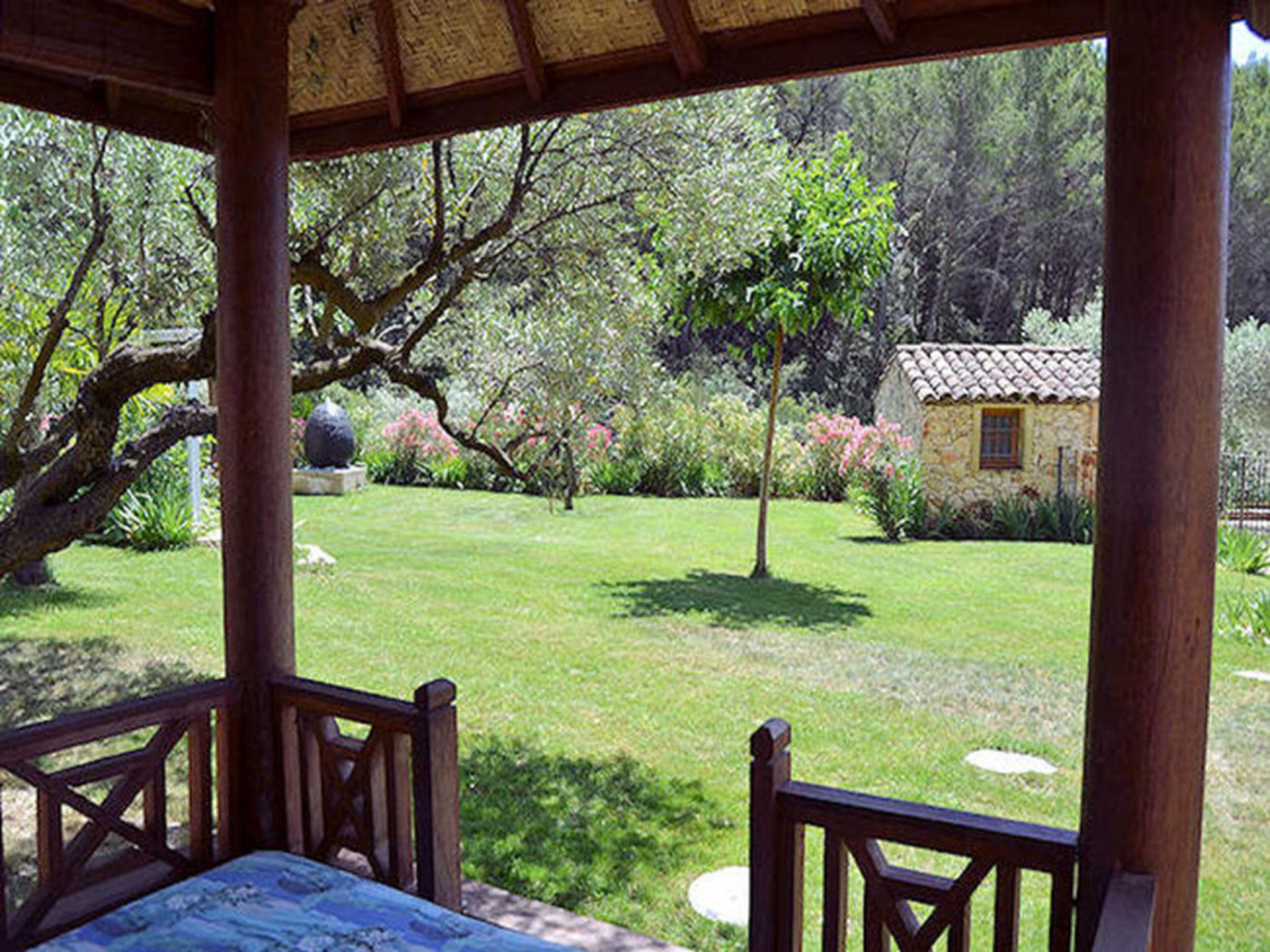 Photo 44 - 4 bedroom House in Le Barroux with private pool and garden