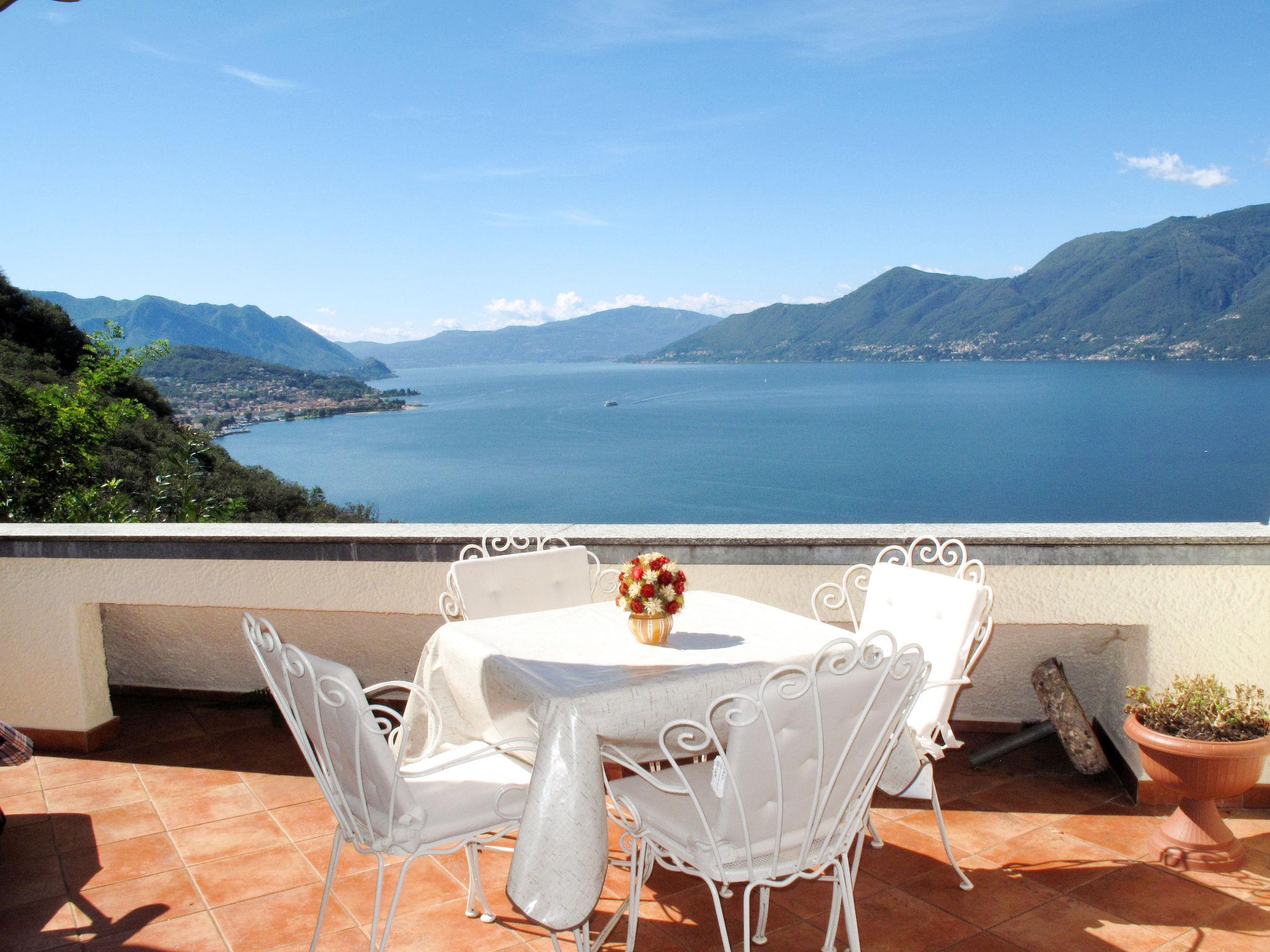 Photo 2 - 2 bedroom Apartment in Luino with terrace and mountain view