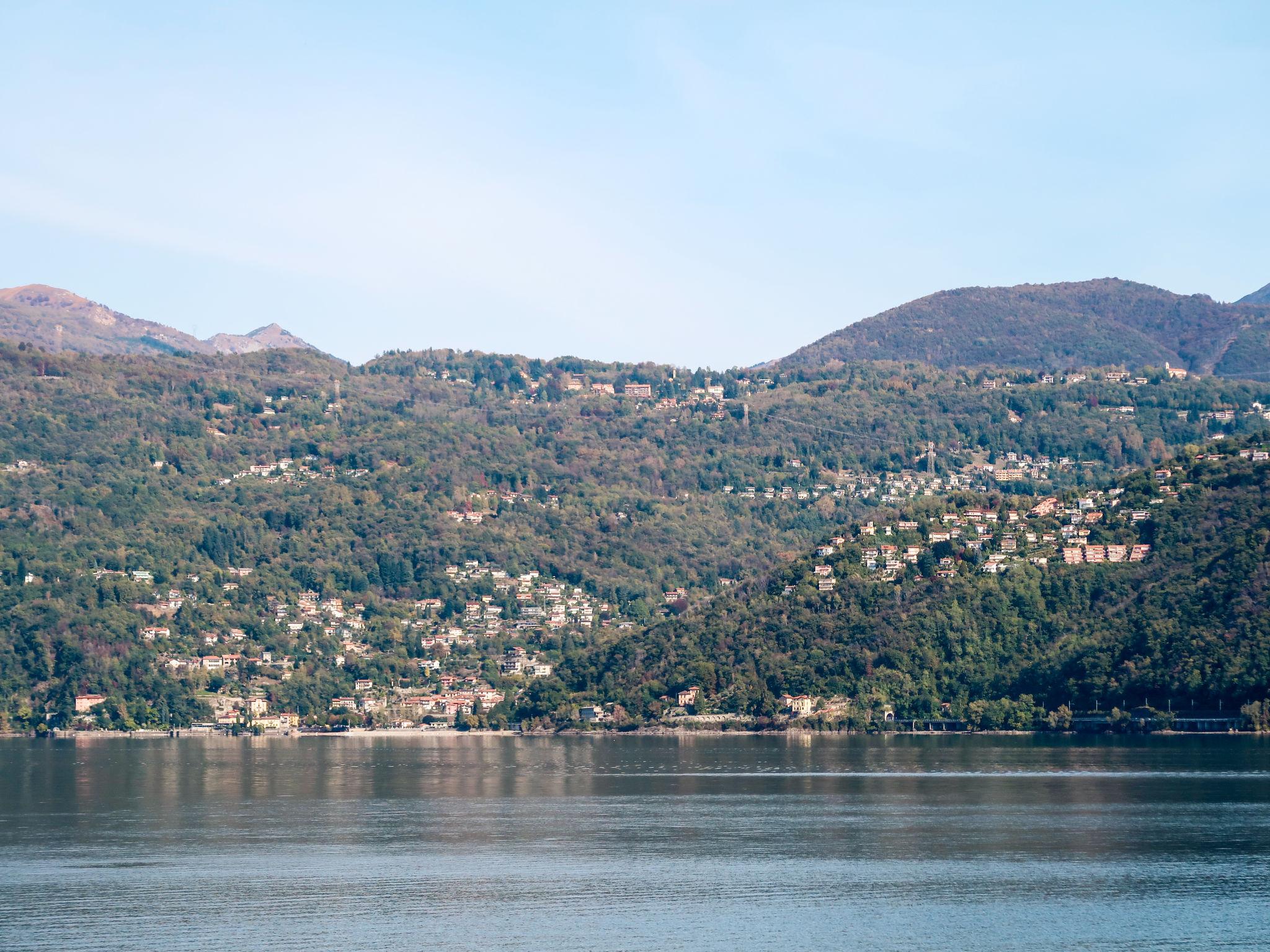 Photo 20 - 2 bedroom Apartment in Luino with terrace and mountain view