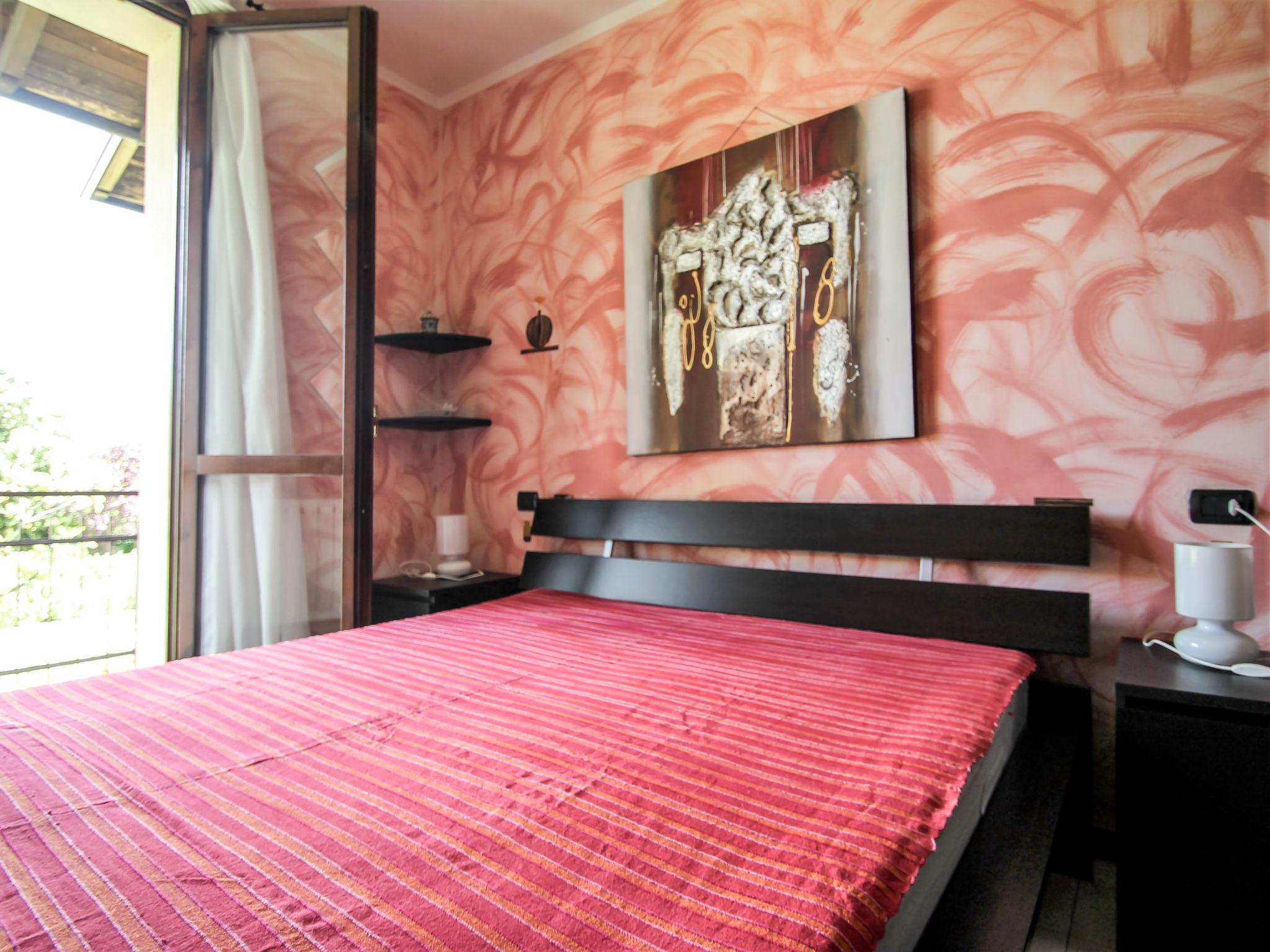 Foto 10 - Apartment mit 2 Schlafzimmern in Monvalle mit schwimmbad und blick auf die berge