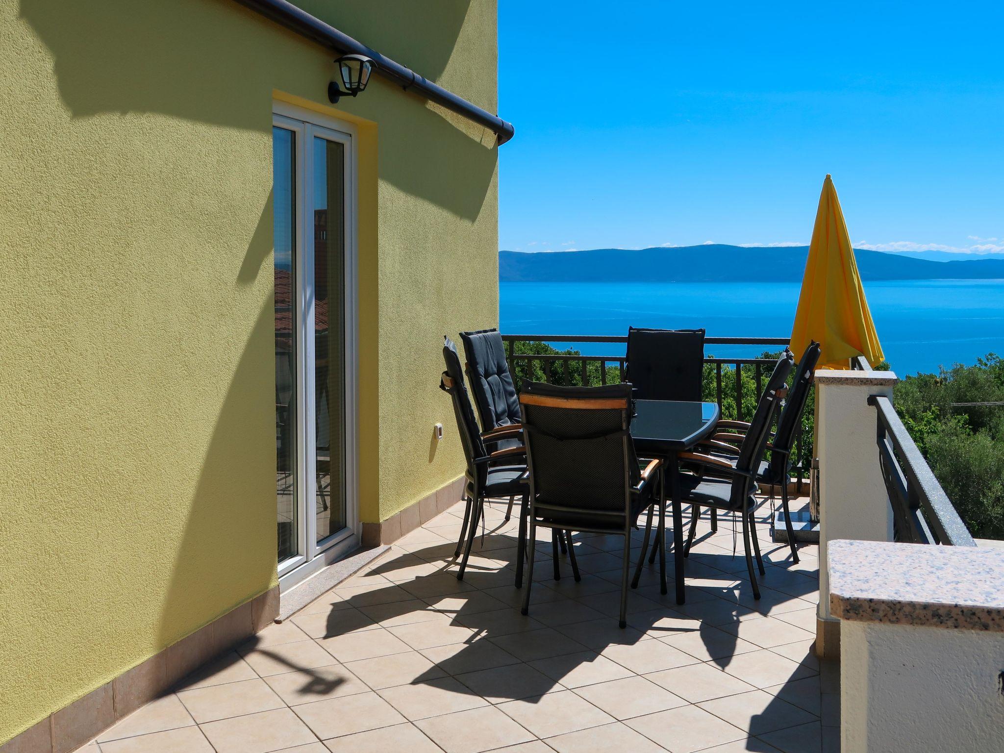 Photo 9 - Appartement de 2 chambres à Raša avec terrasse et vues à la mer