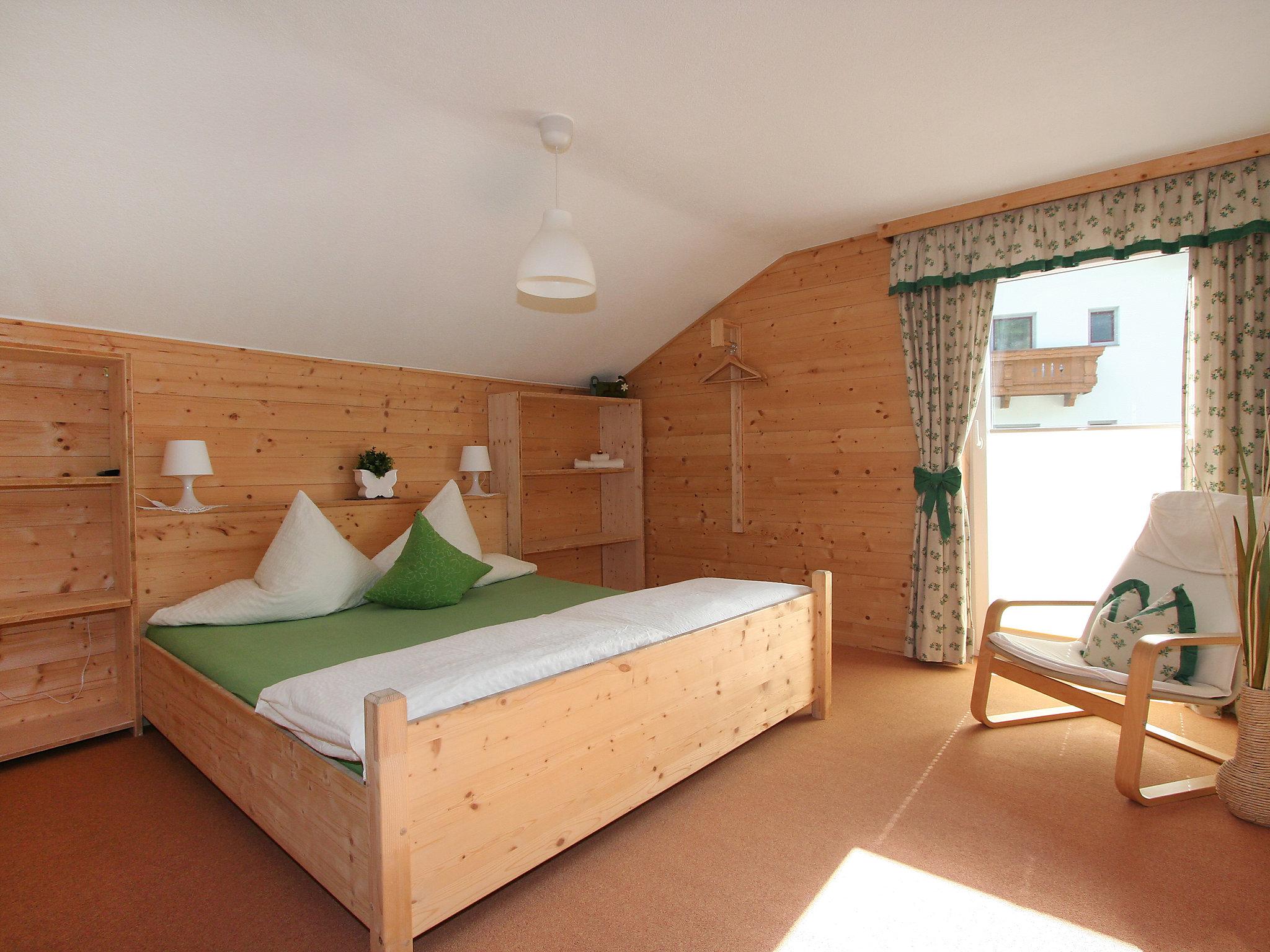 Foto 4 - Casa de 4 habitaciones en Oetz con jardín y sauna