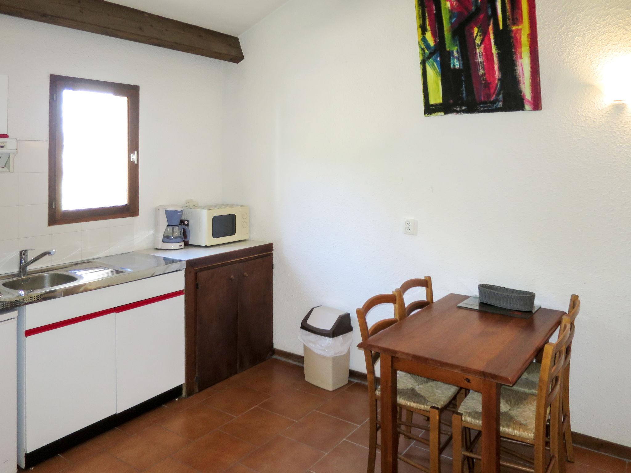 Foto 8 - Apartamento de 1 quarto em Porto-Vecchio com piscina e jardim