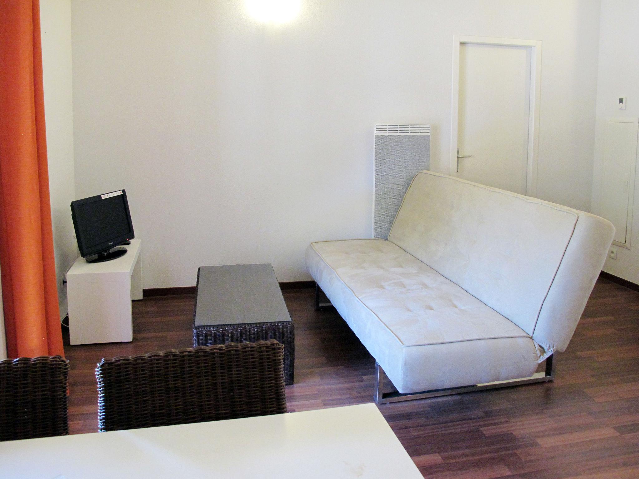 Photo 3 - 1 bedroom Apartment in Lacanau with swimming pool and terrace