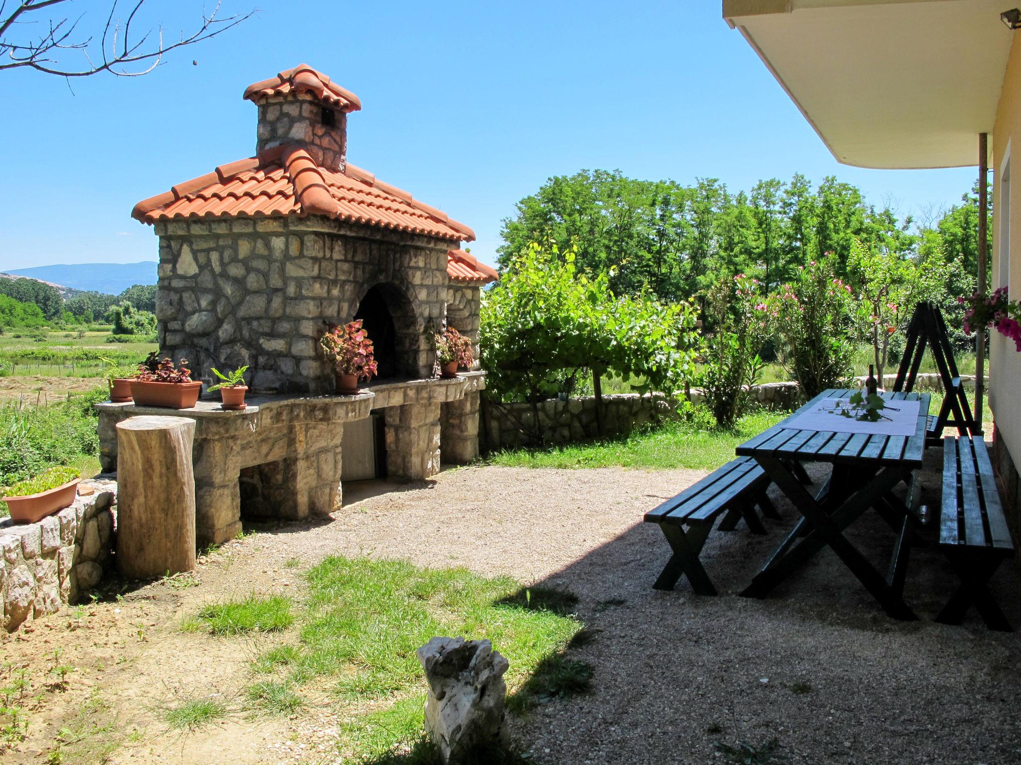 Photo 5 - Appartement de 1 chambre à Baška avec jardin