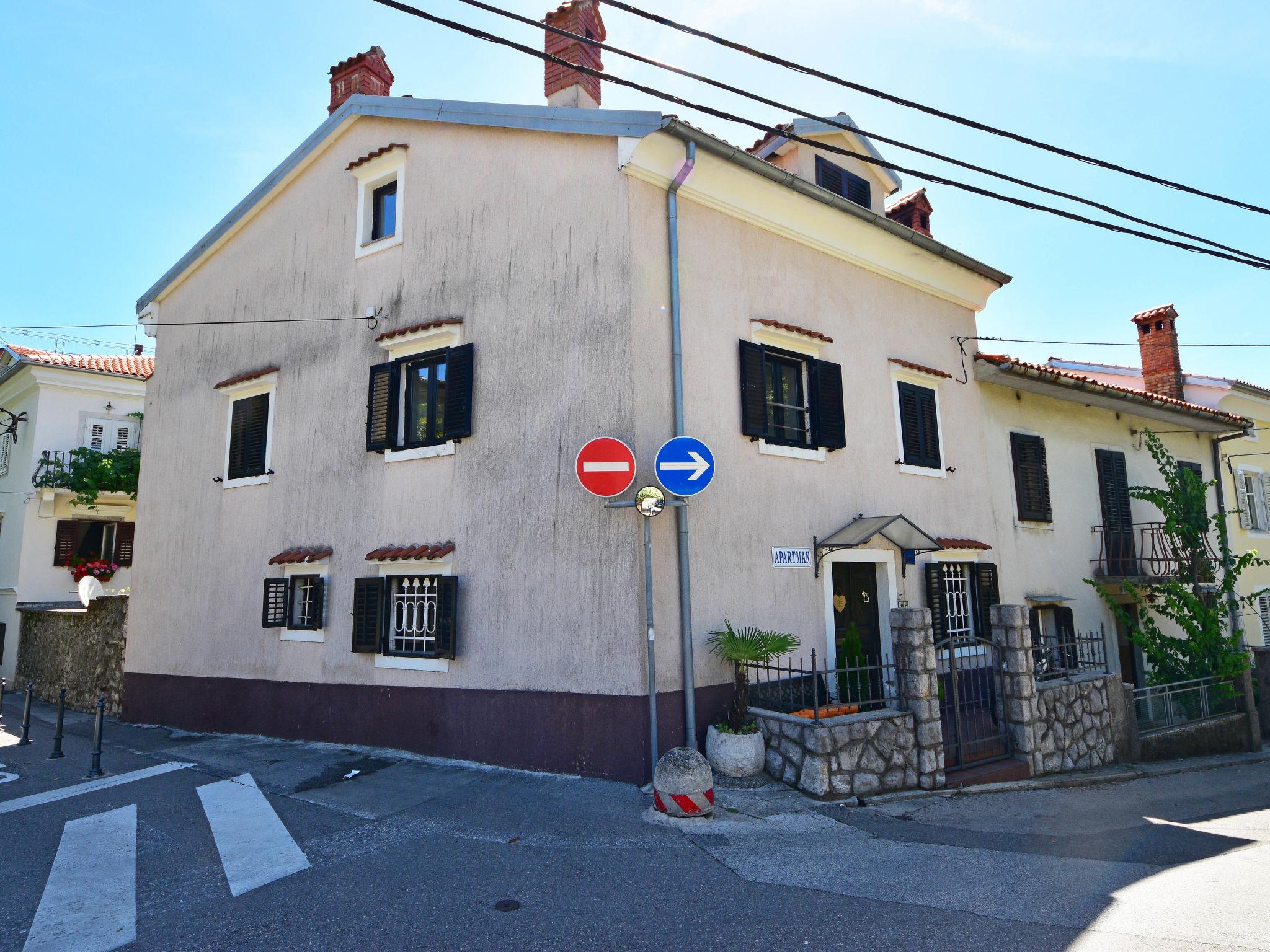 Photo 10 - Appartement en Lovran avec terrasse et vues à la mer