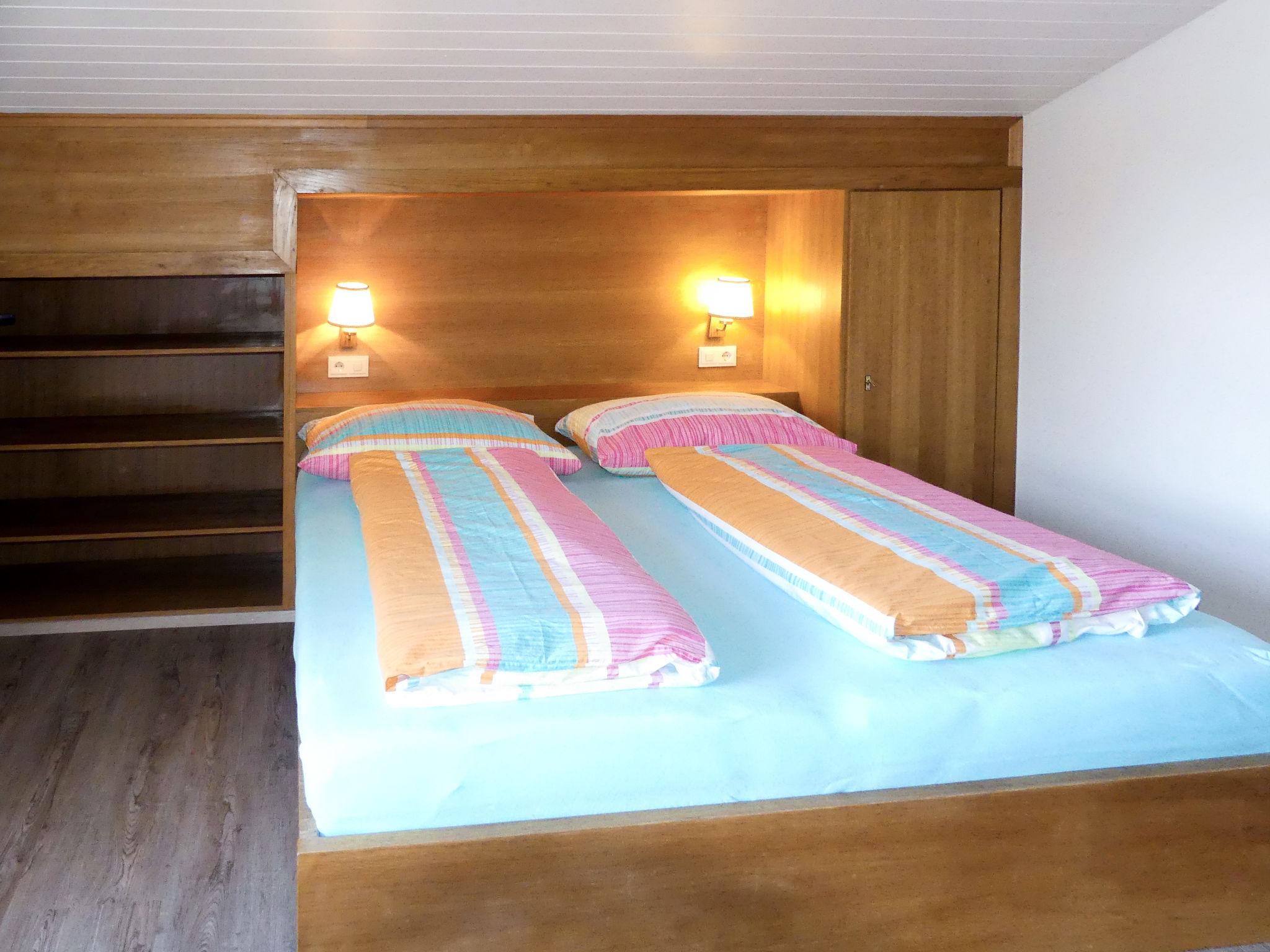 Foto 10 - Appartamento con 2 camere da letto a Neukirchen am Großvenediger con vista sulle montagne