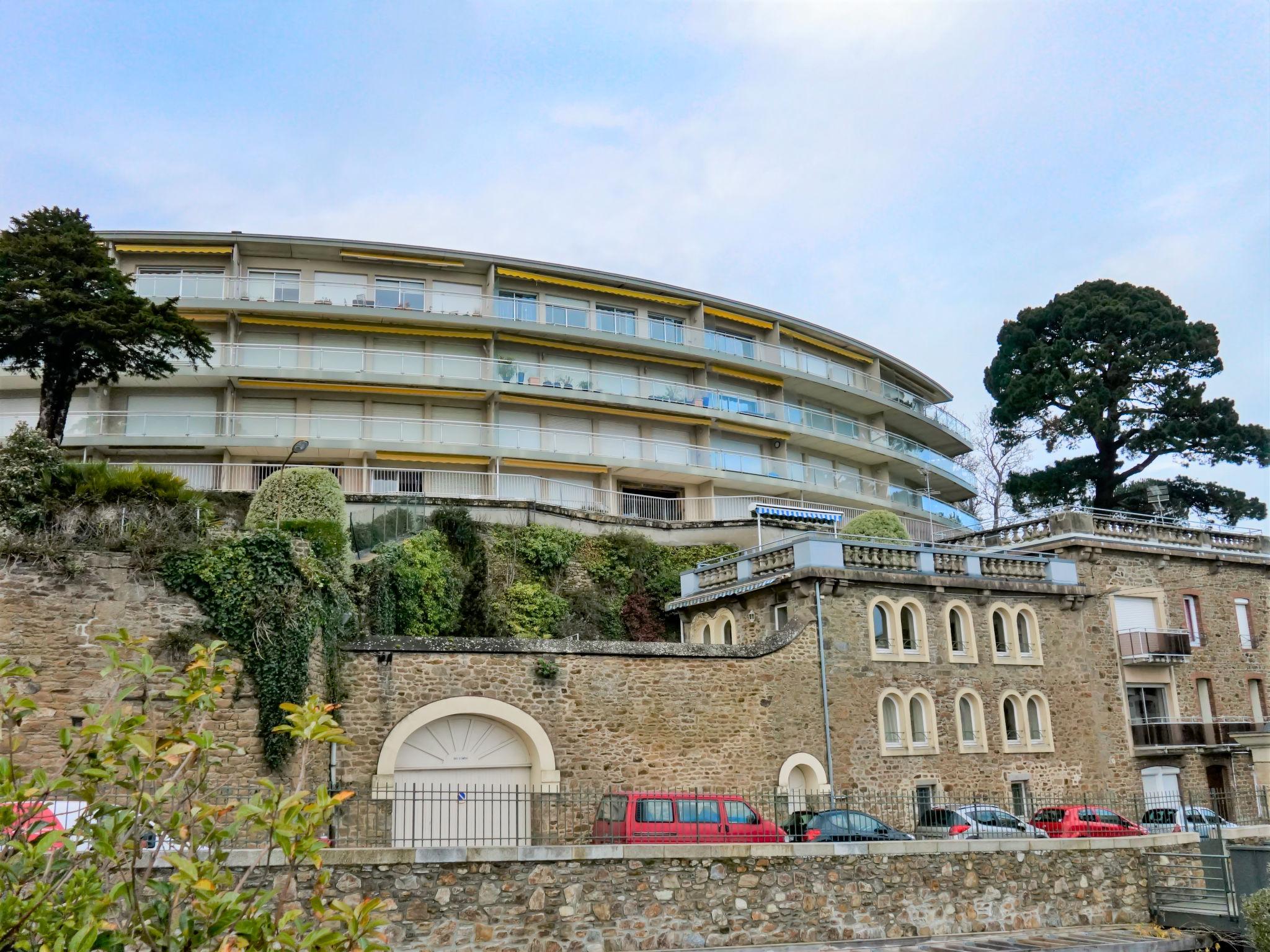 Foto 3 - Apartamento de 2 habitaciones en Dinard con jardín y terraza