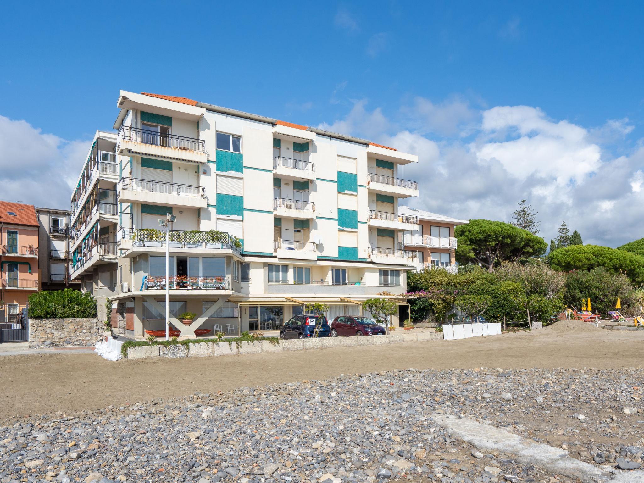 Photo 11 - Appartement de 2 chambres à Diano Marina avec vues à la mer