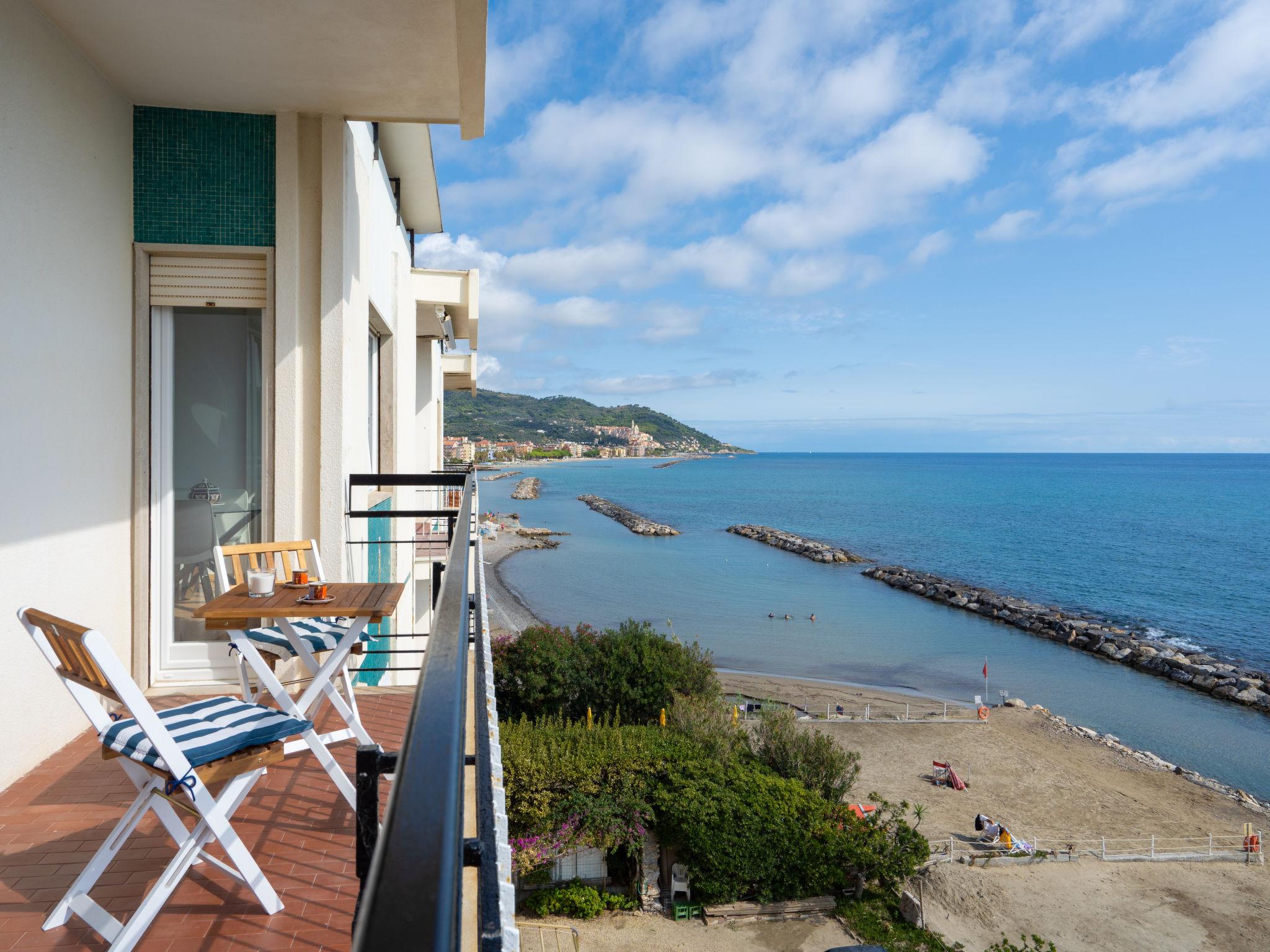 Foto 2 - Apartamento de 2 habitaciones en Diano Marina con vistas al mar