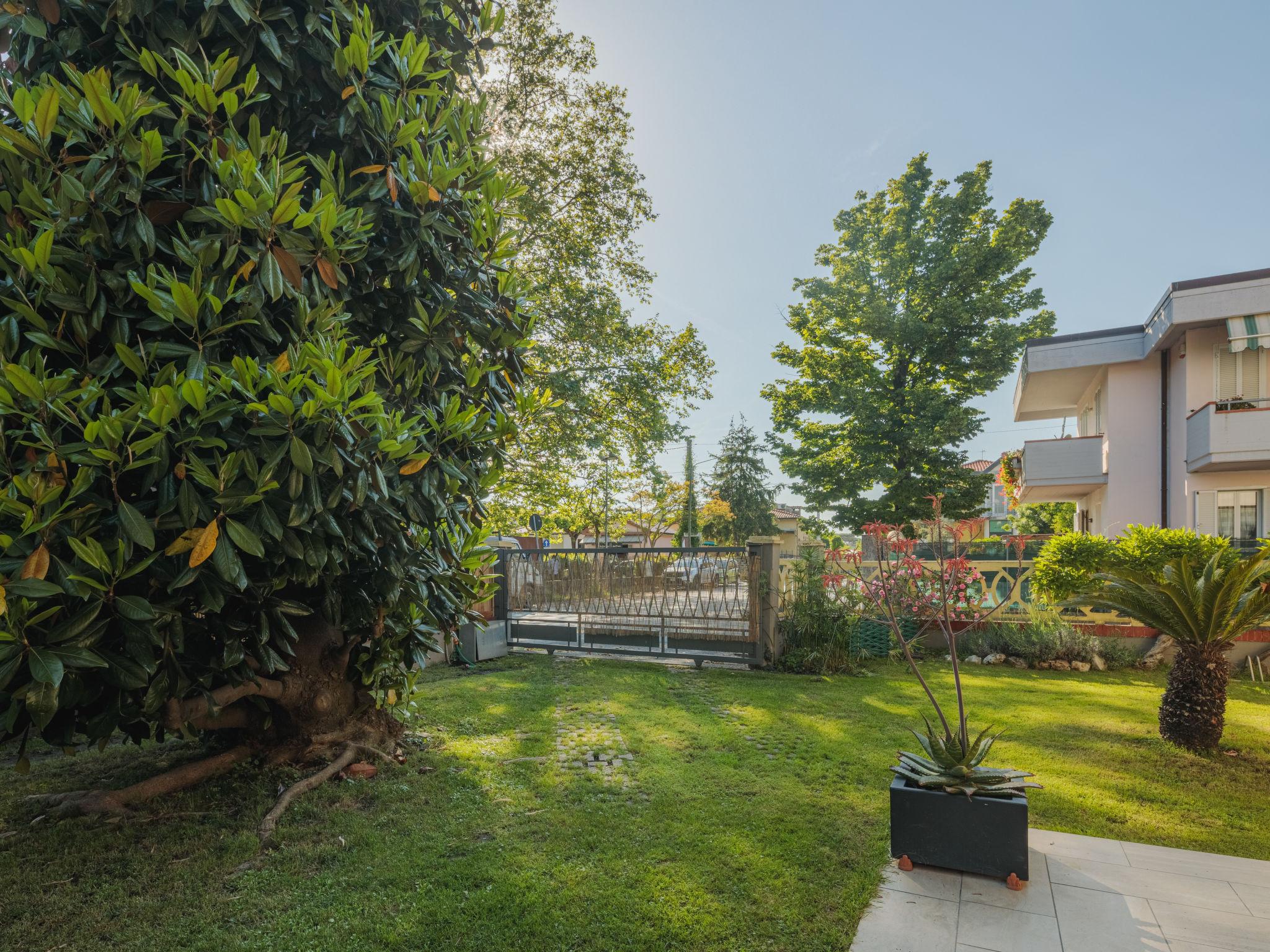 Foto 4 - Appartamento con 1 camera da letto a Massa con giardino e vista mare