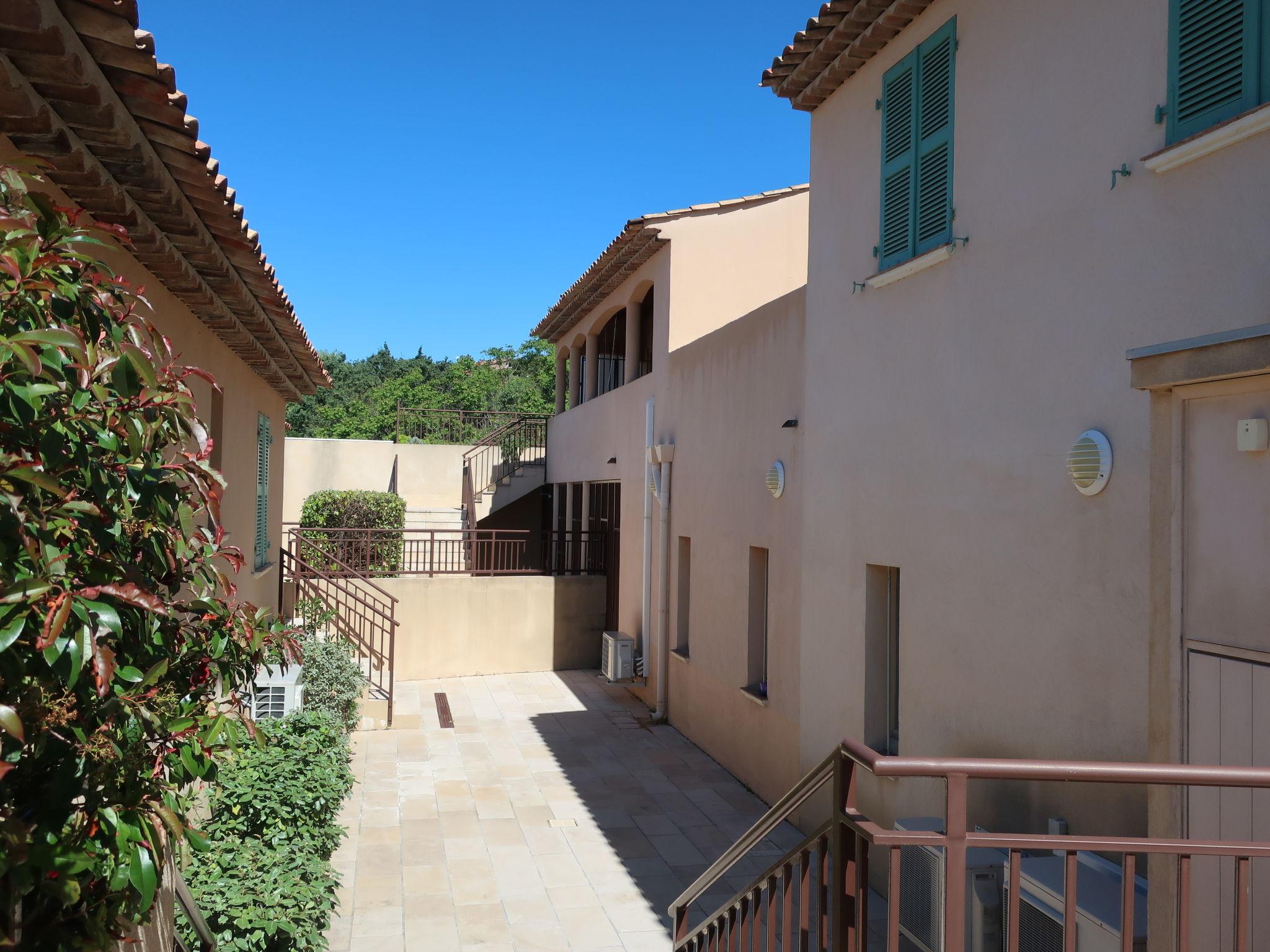 Photo 14 - 3 bedroom Apartment in Grimaud with terrace and sea view