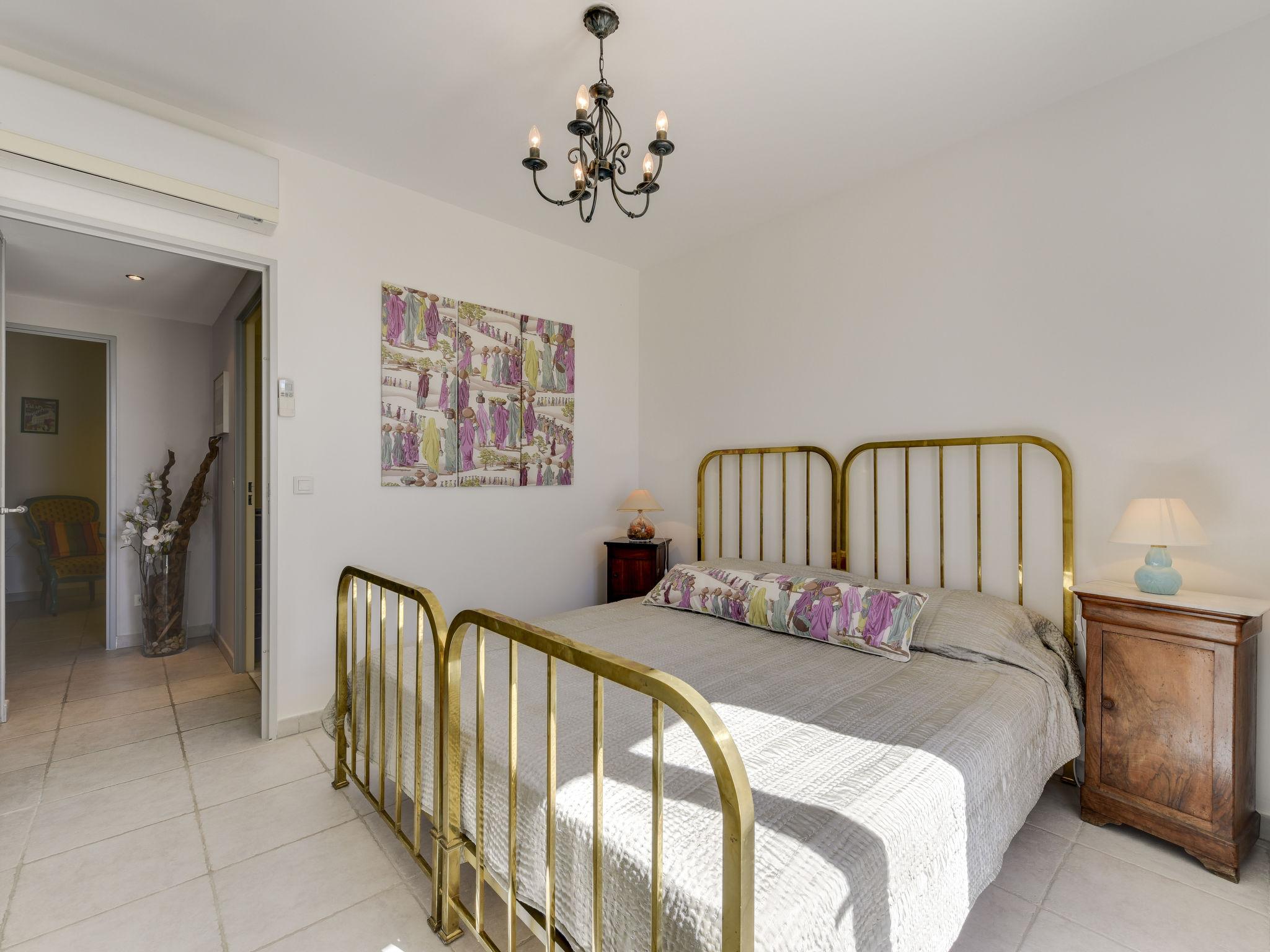 Foto 7 - Appartamento con 3 camere da letto a Grimaud con terrazza e vista mare