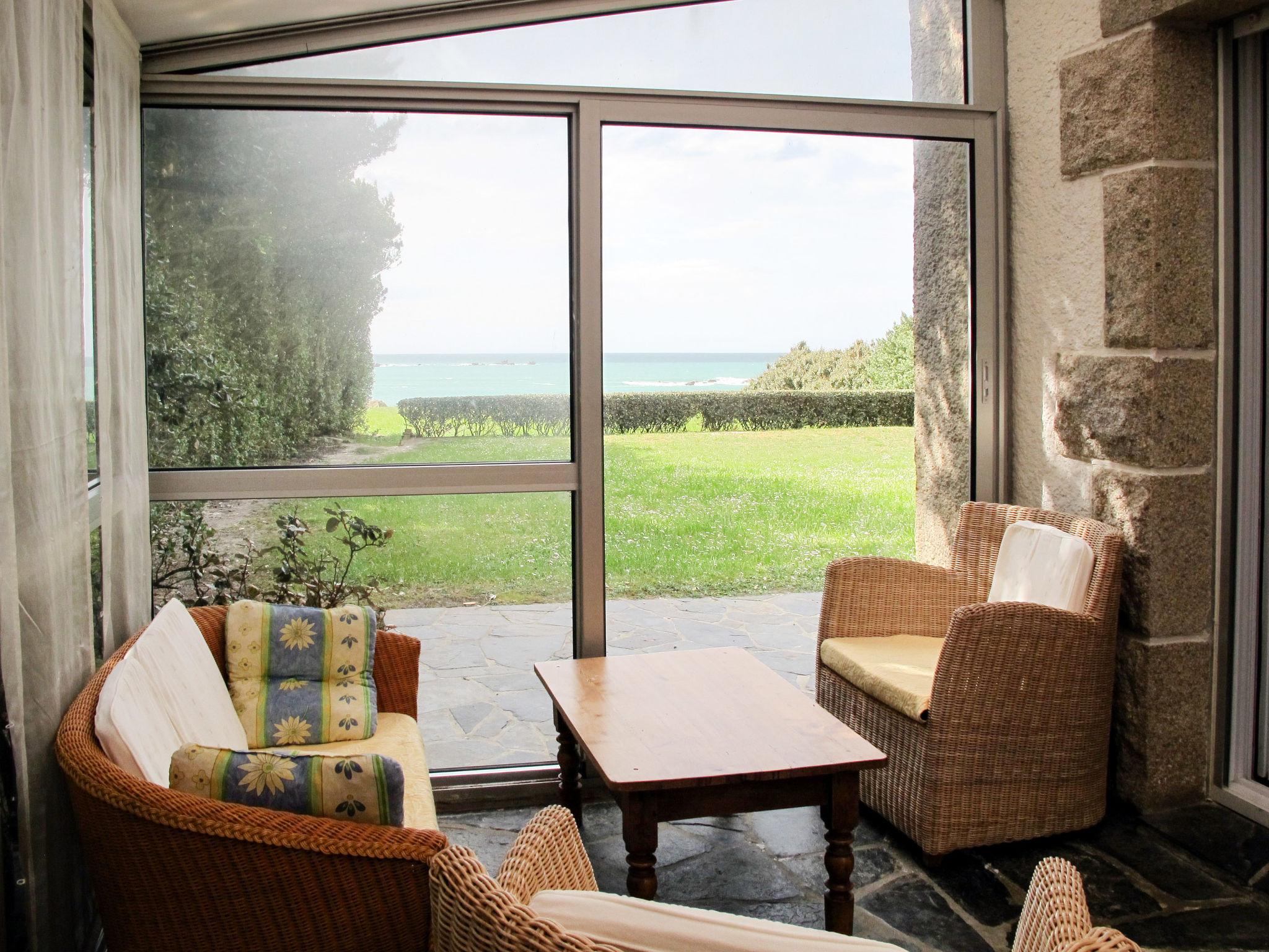 Foto 6 - Casa de 4 quartos em Plouescat com jardim e vistas do mar