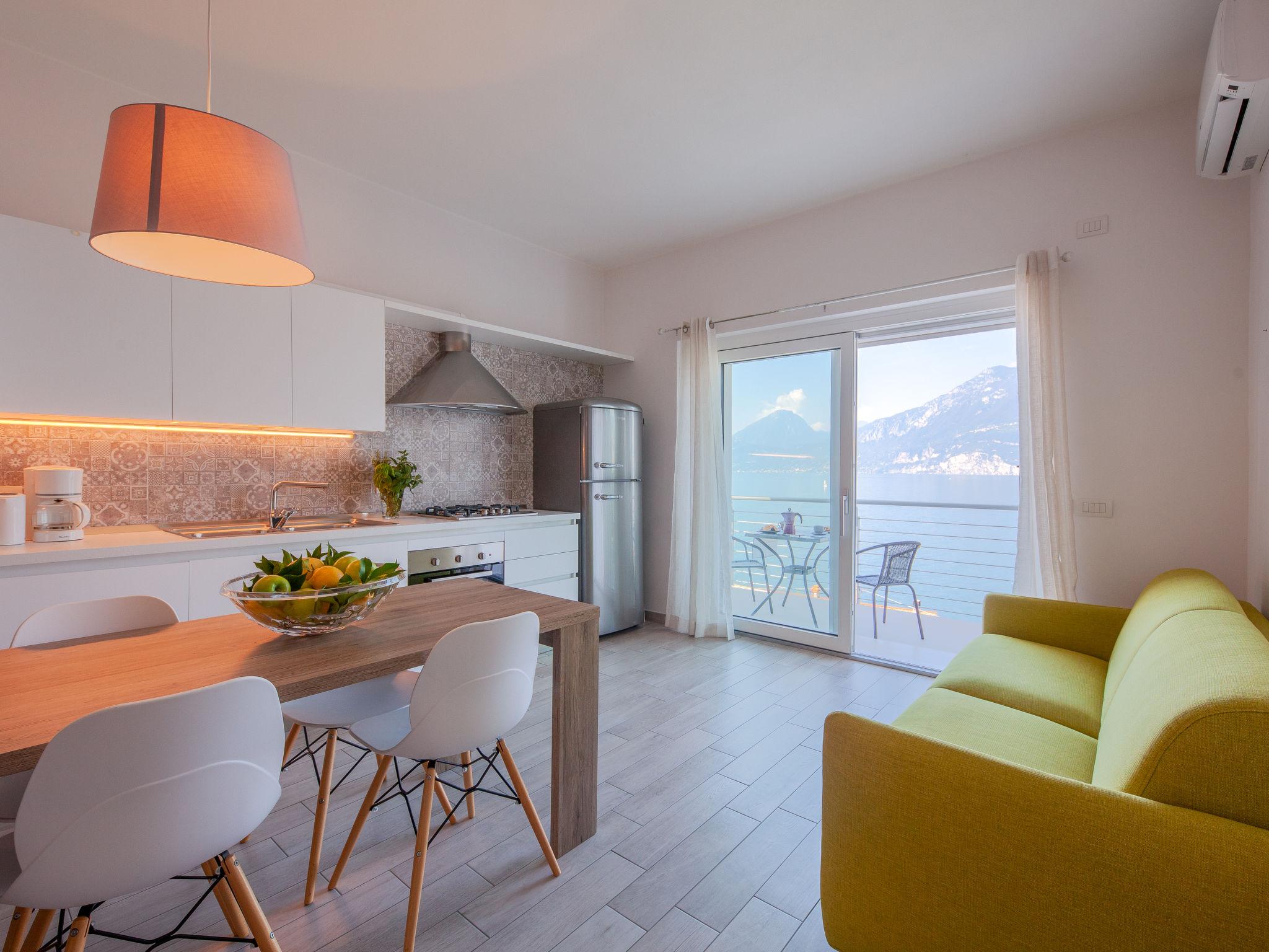 Foto 2 - Apartamento de 1 habitación en Brenzone sul Garda con jardín