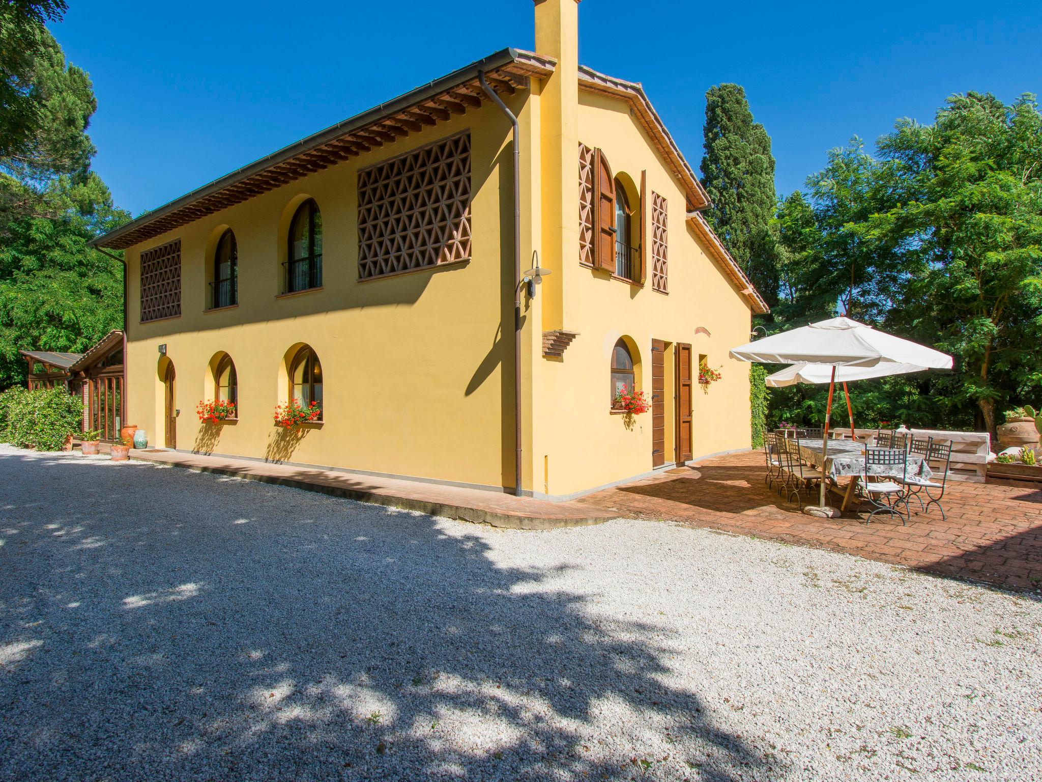 Foto 1 - Casa con 5 camere da letto a Montopoli in Val d'Arno con piscina privata e giardino