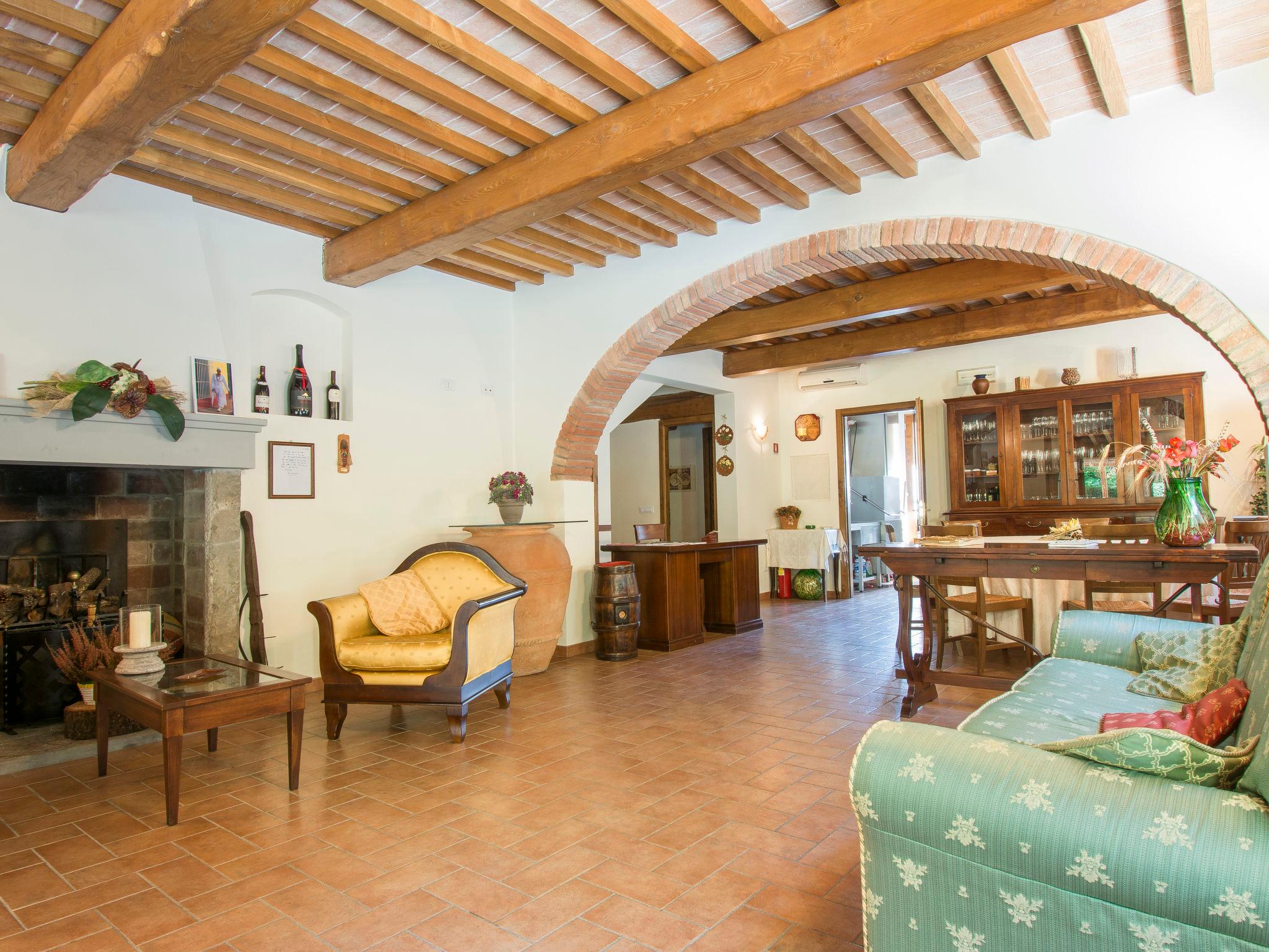 Photo 4 - 5 bedroom House in Montopoli in Val d'Arno with private pool and garden