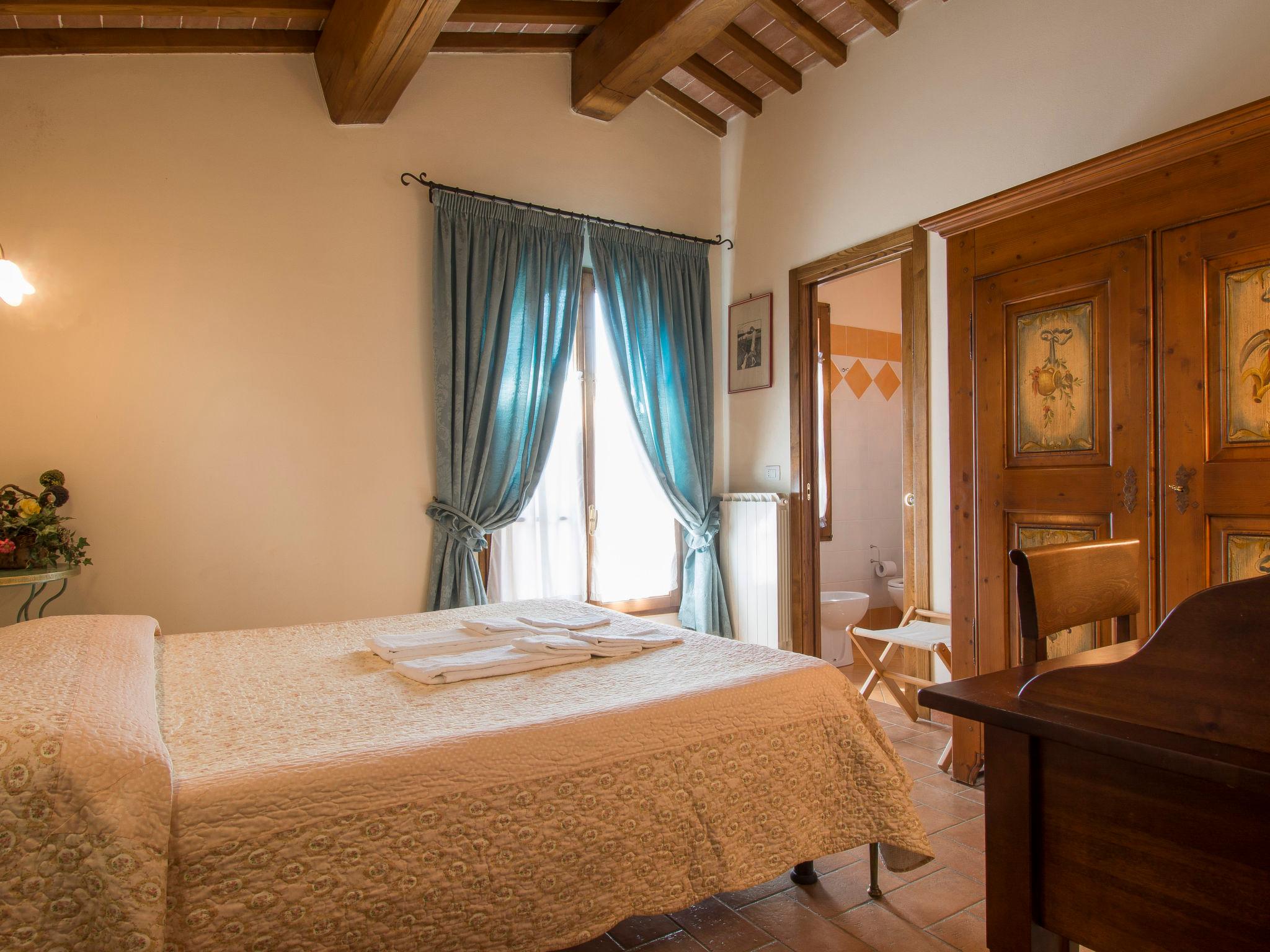 Foto 11 - Casa de 5 quartos em Montopoli in Val d'Arno com piscina privada e jardim