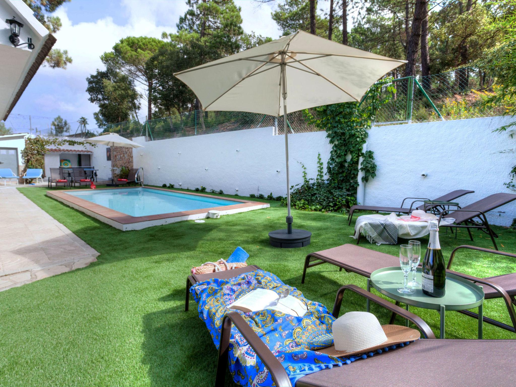 Foto 2 - Casa de 4 habitaciones en Vidreres con piscina privada y vistas al mar