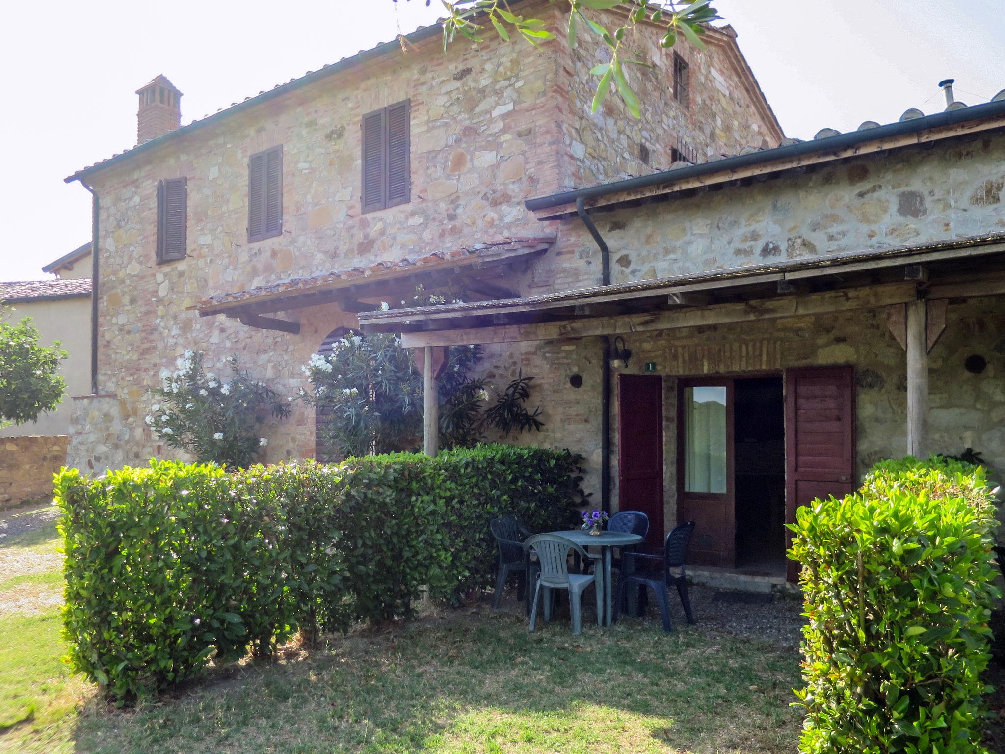 Foto 3 - Casa de 1 habitación en Monticiano con piscina y jardín
