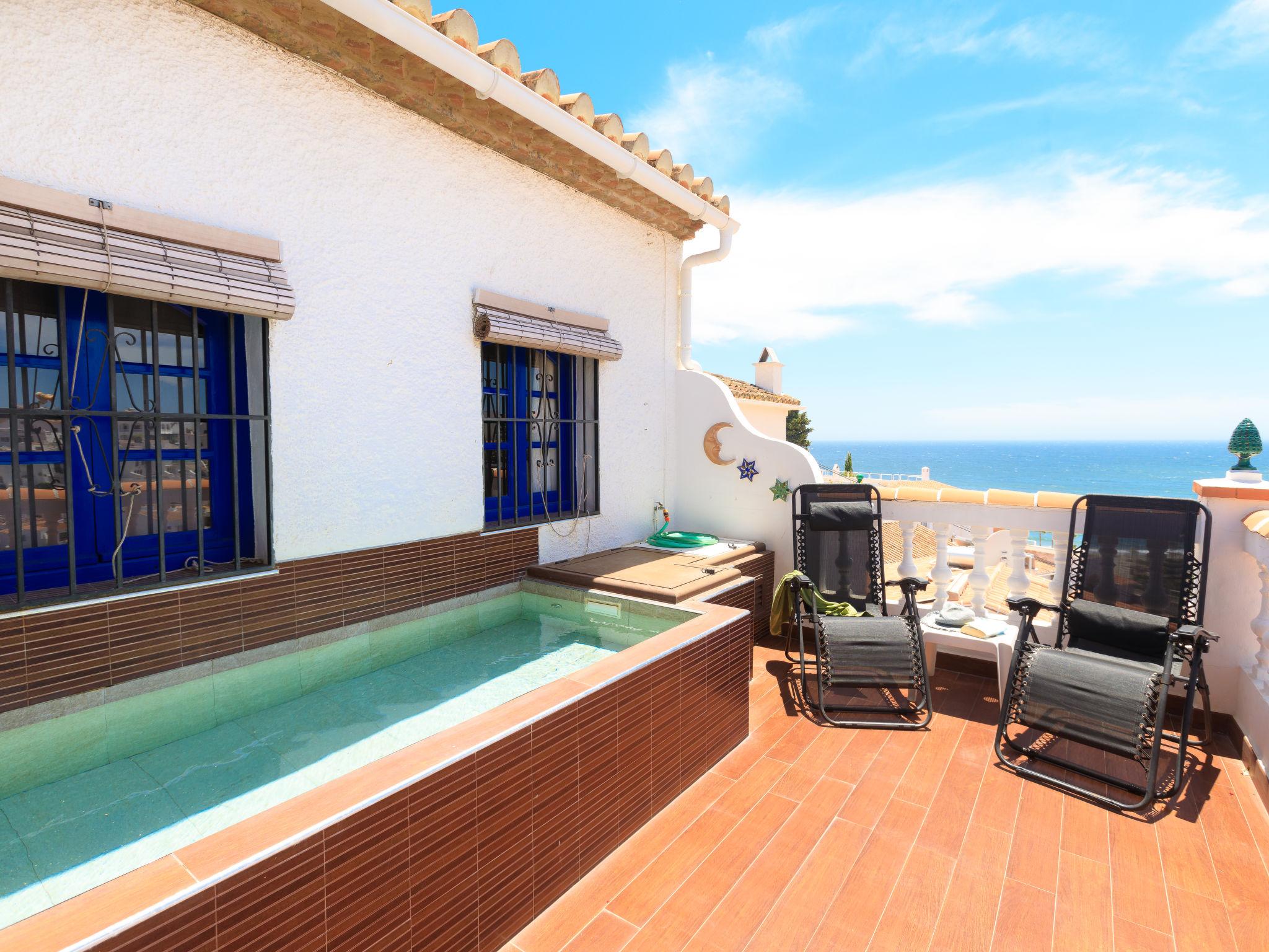 Photo 1 - Maison de 2 chambres à Nerja avec piscine privée et vues à la mer