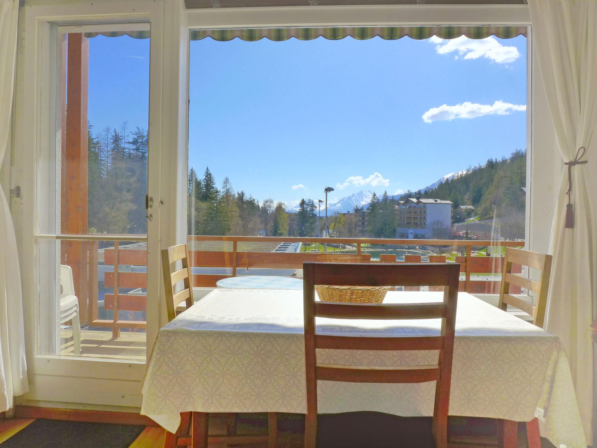 Foto 1 - Apartamento em Crans-Montana com vista para a montanha
