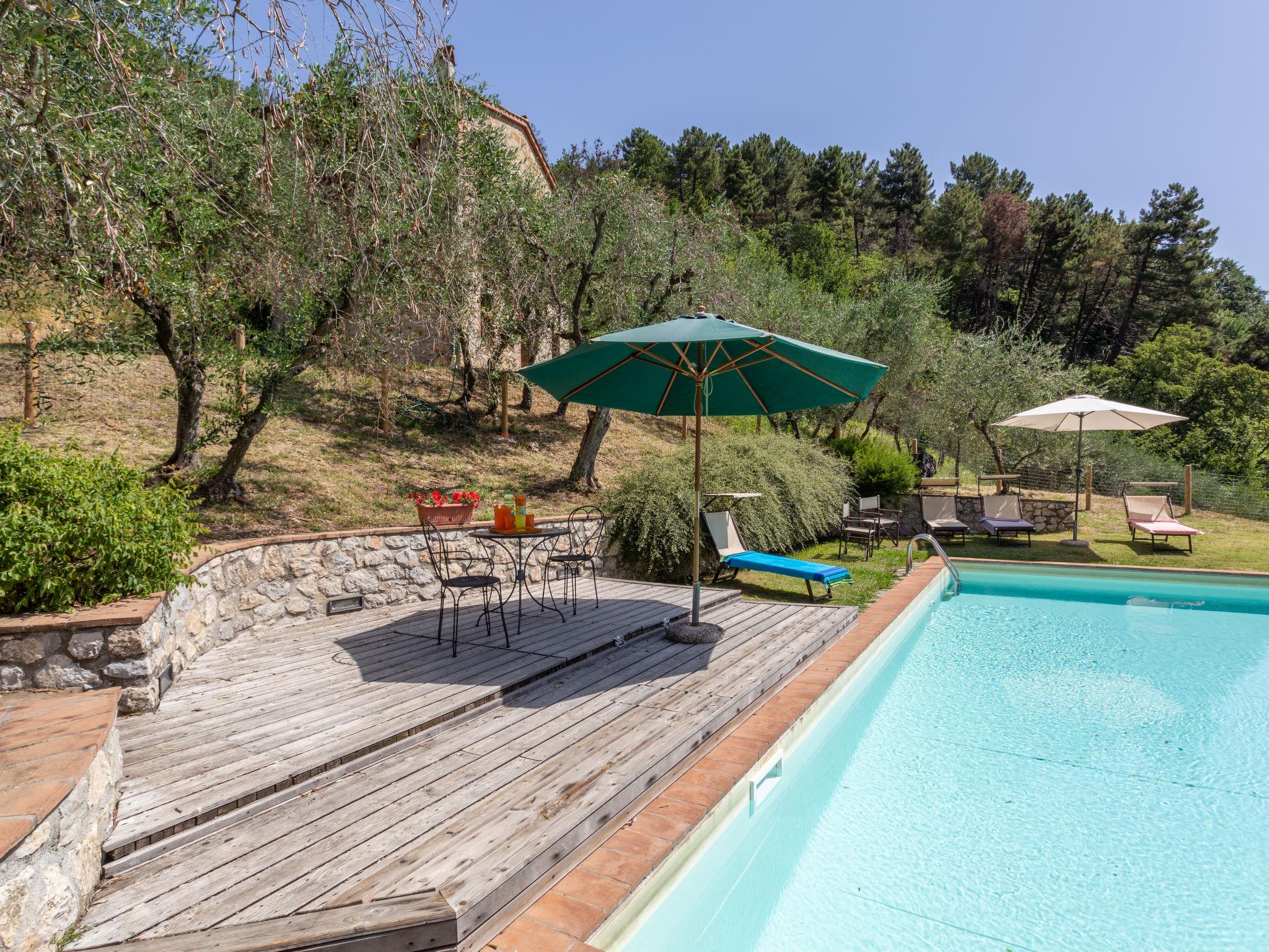 Photo 18 - 2 bedroom Apartment in Lucca with swimming pool and garden