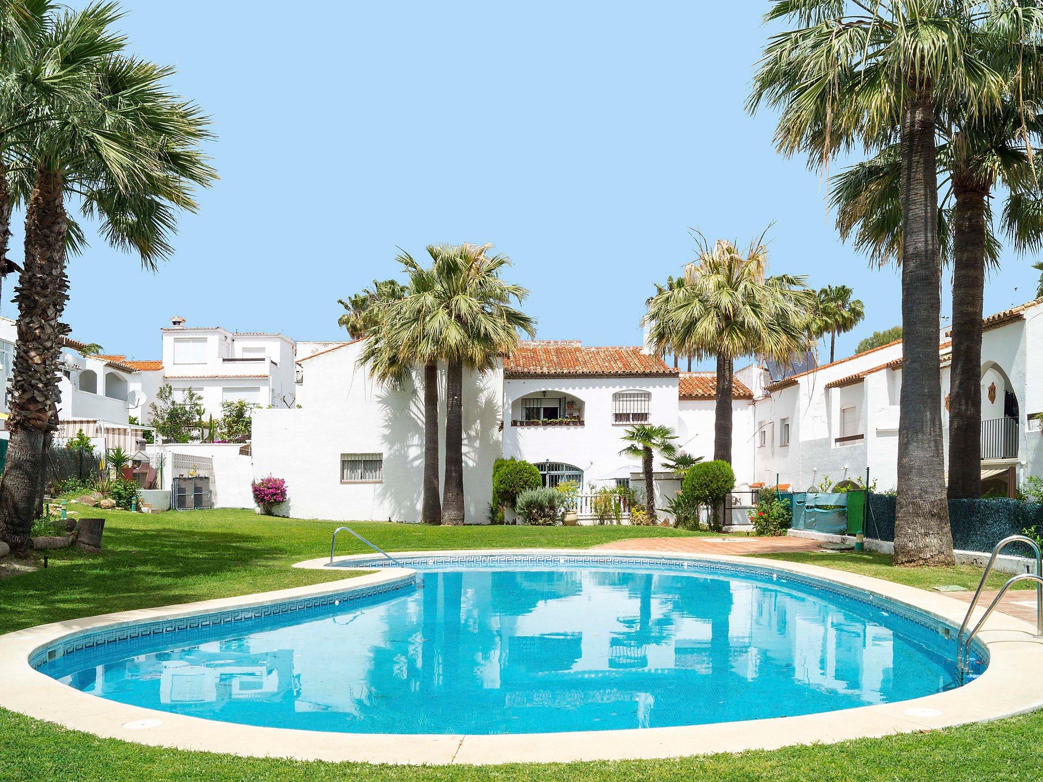 Foto 1 - Casa de 3 habitaciones en Estepona con piscina y vistas al mar
