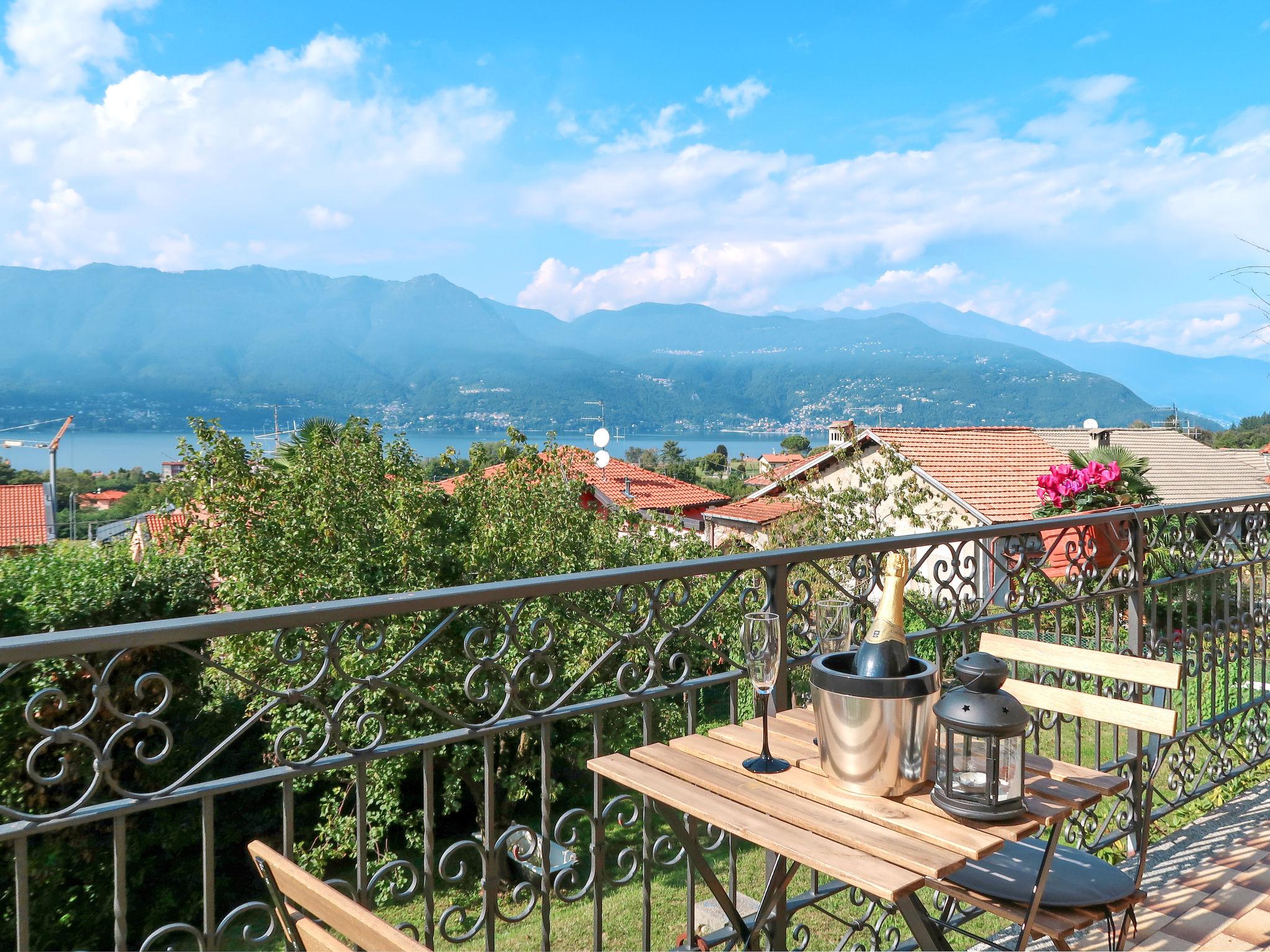 Photo 3 - 2 bedroom House in Brezzo di Bedero with garden and mountain view