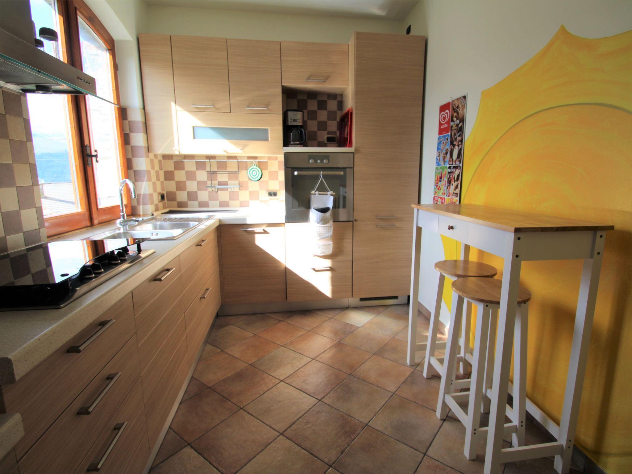 Photo 10 - 2 bedroom House in Brezzo di Bedero with garden and mountain view