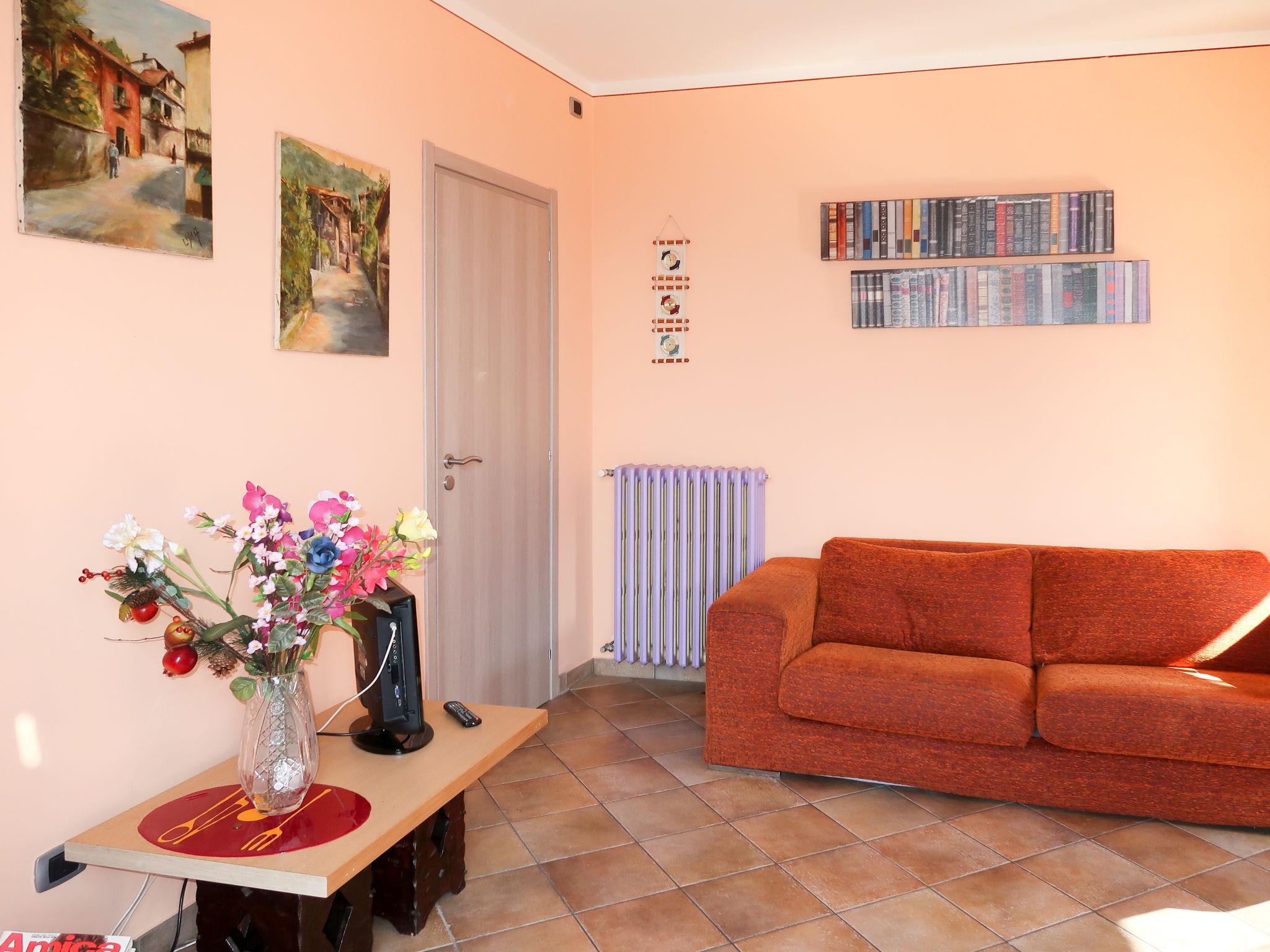 Photo 6 - 2 bedroom House in Brezzo di Bedero with garden and mountain view