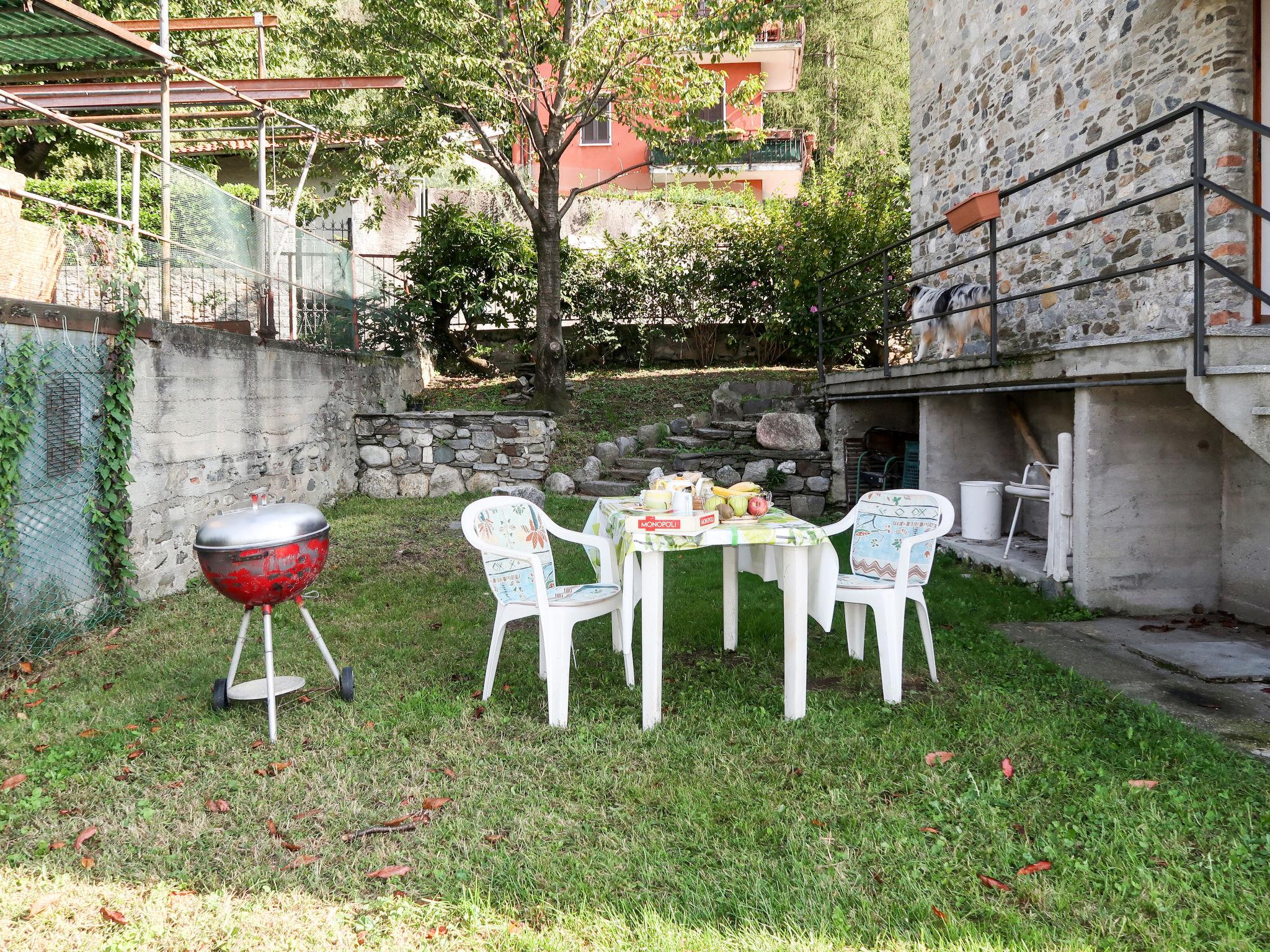 Foto 23 - Casa de 2 quartos em Brezzo di Bedero com jardim e vista para a montanha