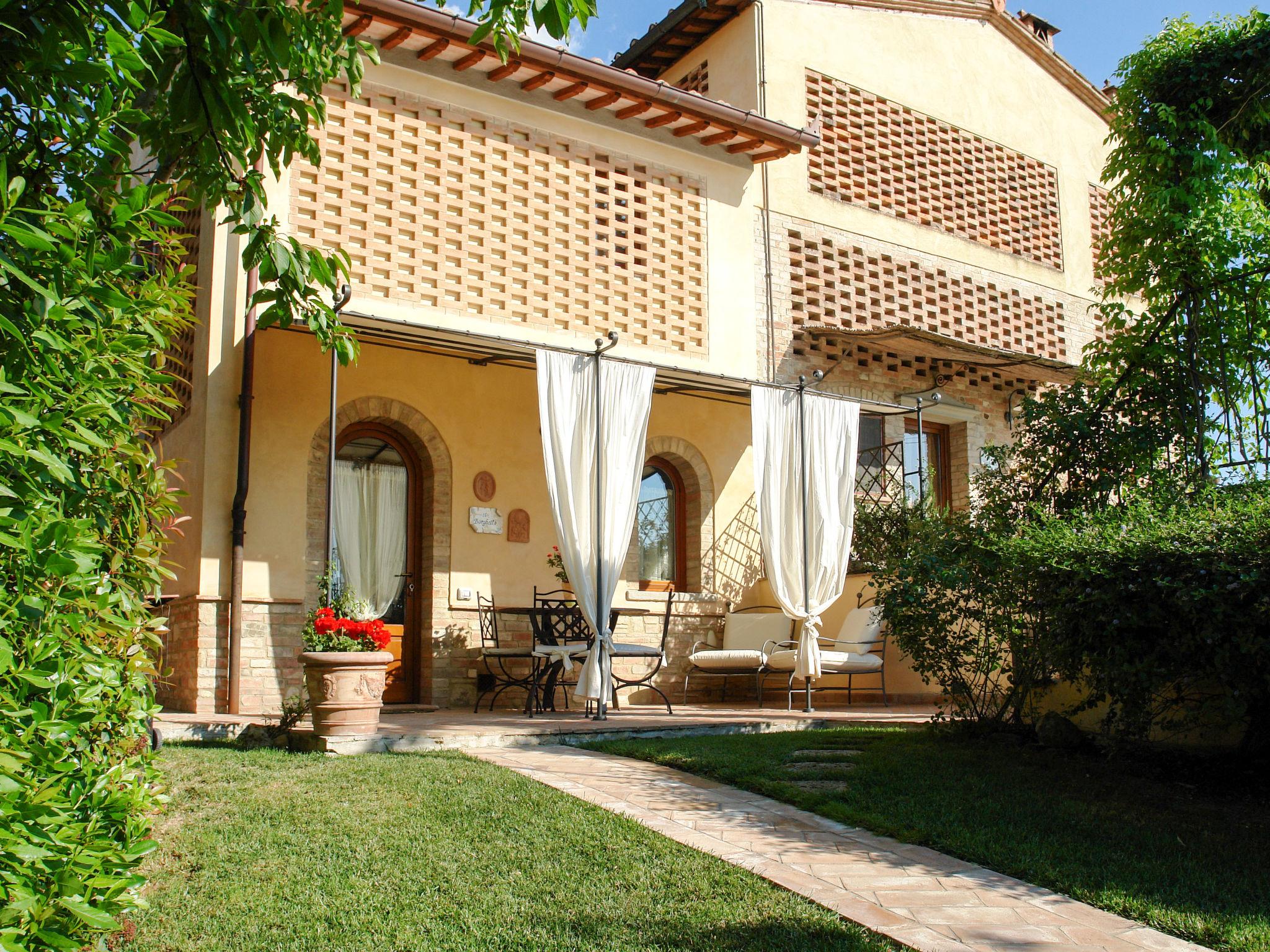 Foto 2 - Casa de 2 quartos em Castelfiorentino com piscina e jardim