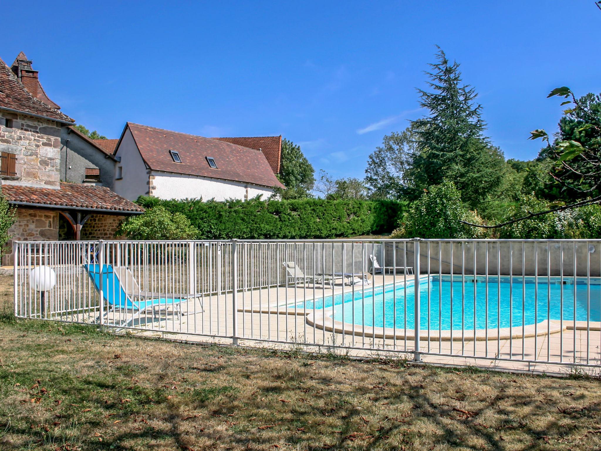 Foto 1 - Casa con 3 camere da letto a Saint-Jean-Lagineste con piscina e terrazza